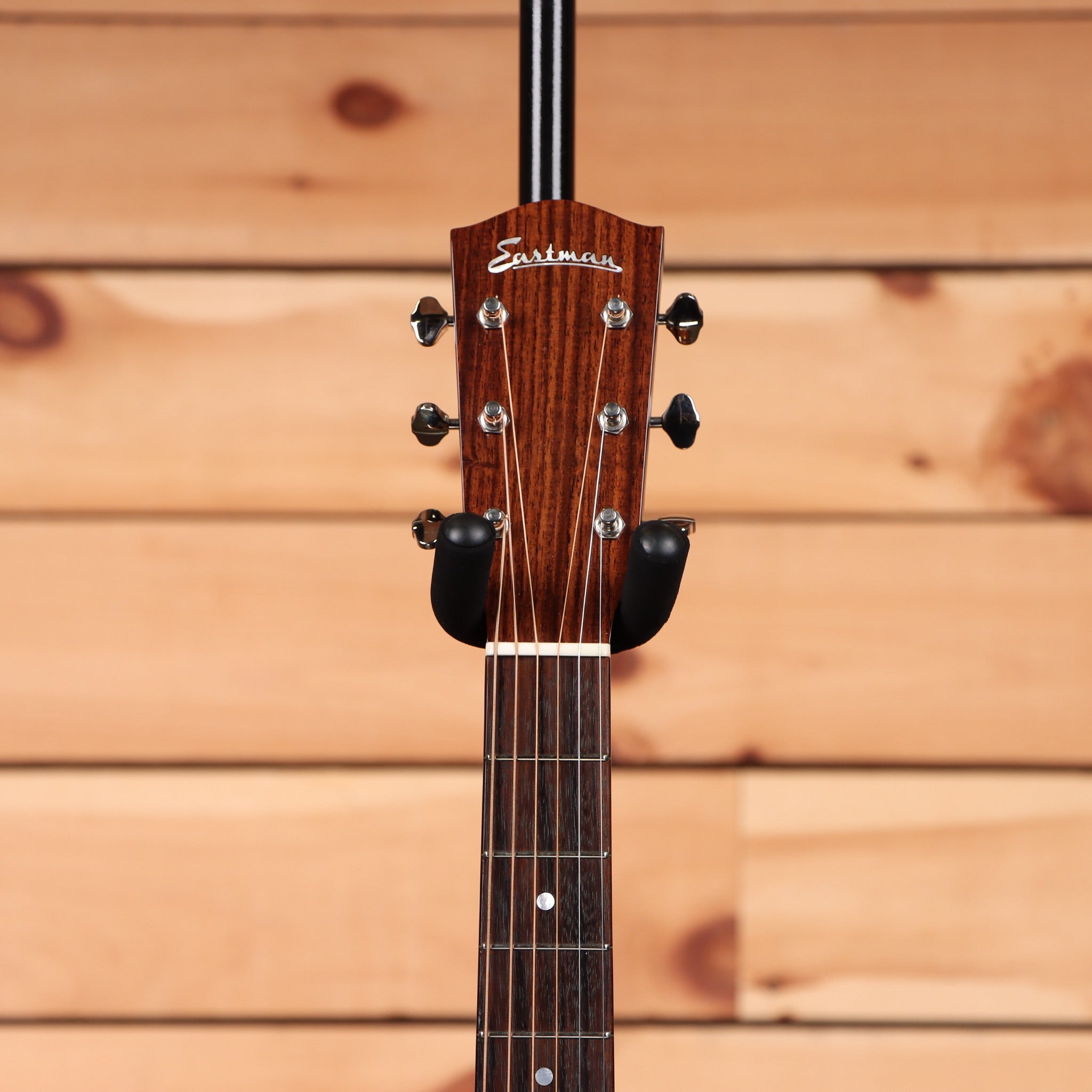Eastman E20OO-SS pre-owned acoustic guitar sunburst finish with rosewood fretboard and black pickguard