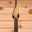 Fender Custom Shop 1963 Stratocaster Journeyman Relic electric guitar Purple Sparkle with maple neck