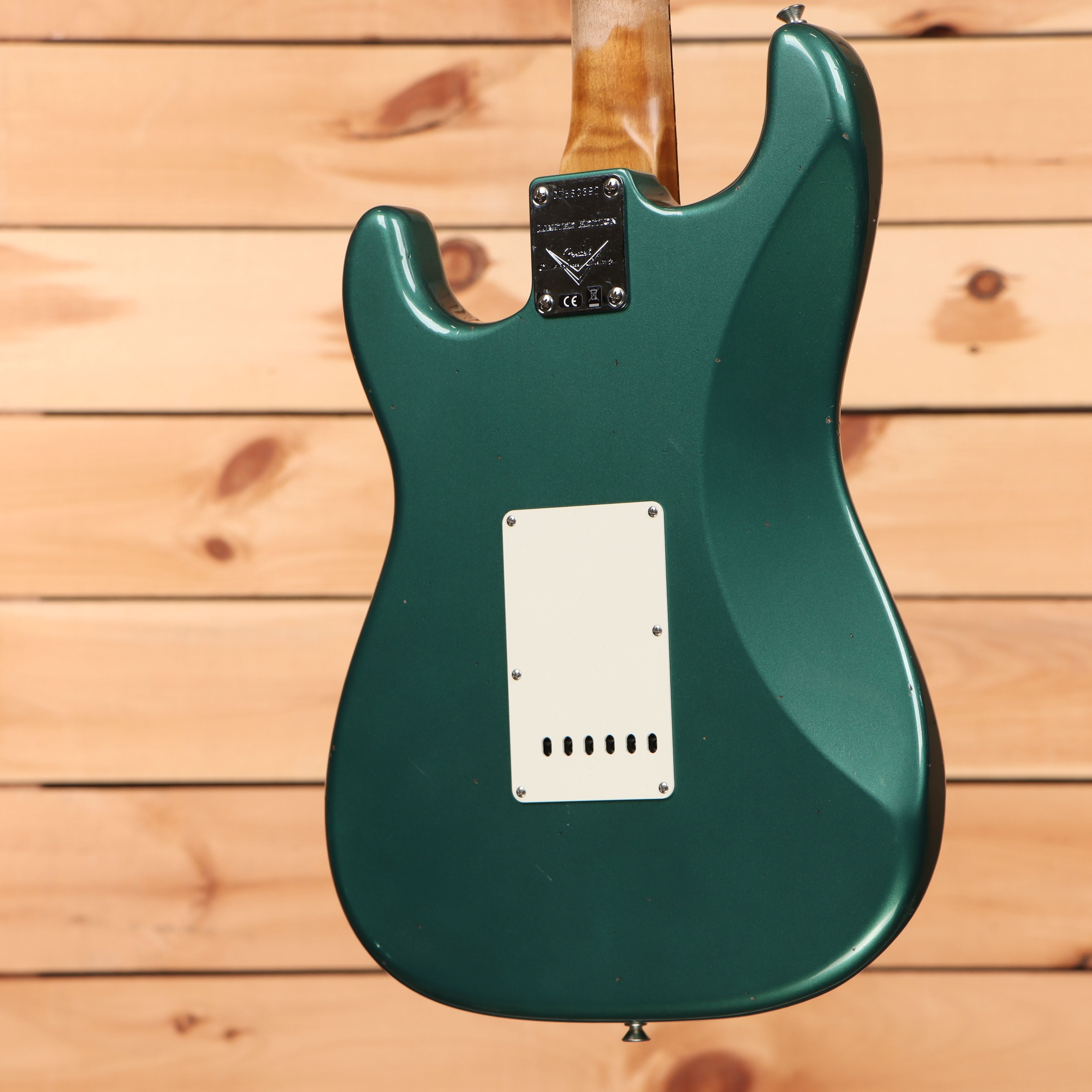 Fender Custom Shop Limited 1963 Stratocaster Journeyman Relic electric guitar Aged Sherwood Green Metallic with single-coil pickups