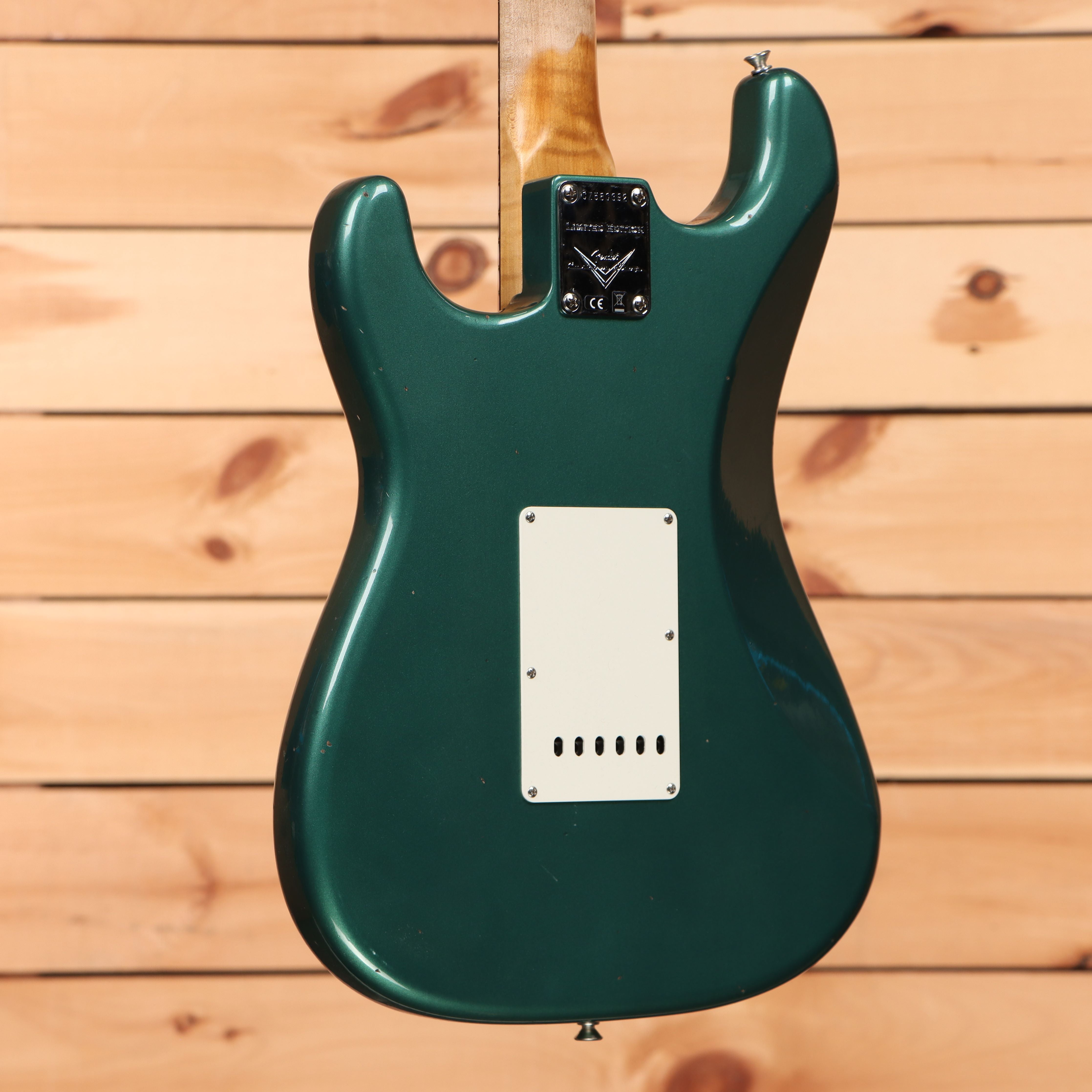 Fender Custom Shop Limited 1963 Stratocaster Journeyman Relic electric guitar Aged Sherwood Green Metallic with single-coil pickups