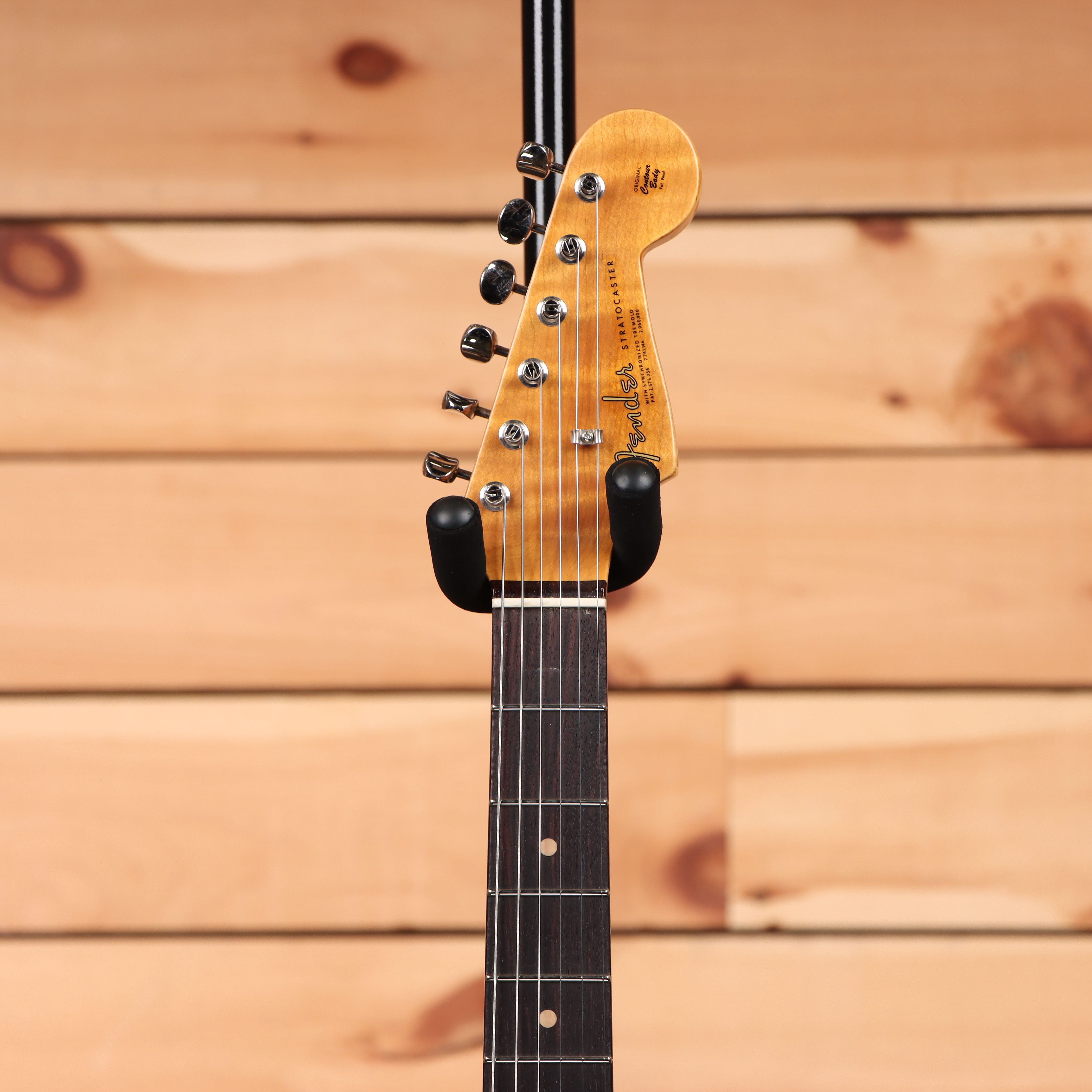 Fender Custom Shop Limited 1963 Stratocaster Journeyman Relic electric guitar Aged Sherwood Green Metallic with single-coil pickups