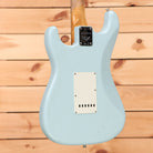 Fender Custom Shop Limited 1963 Stratocaster Journeyman Relic electric guitar Aged Sonic Blue with single-coil pickups