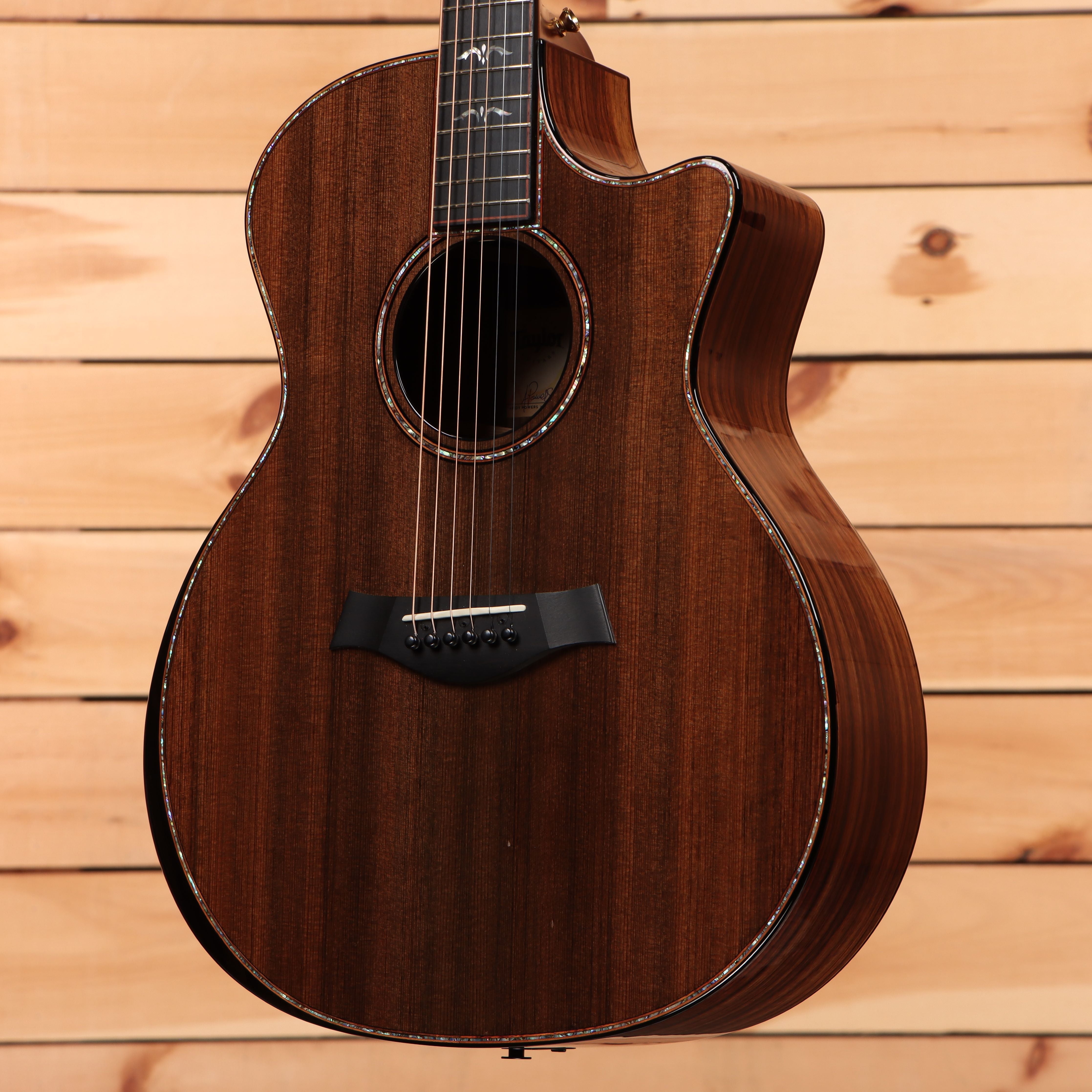 Pre-owned Taylor 914ce Grand Auditorium acoustic-electric guitar natural finish with venetian cutaway
