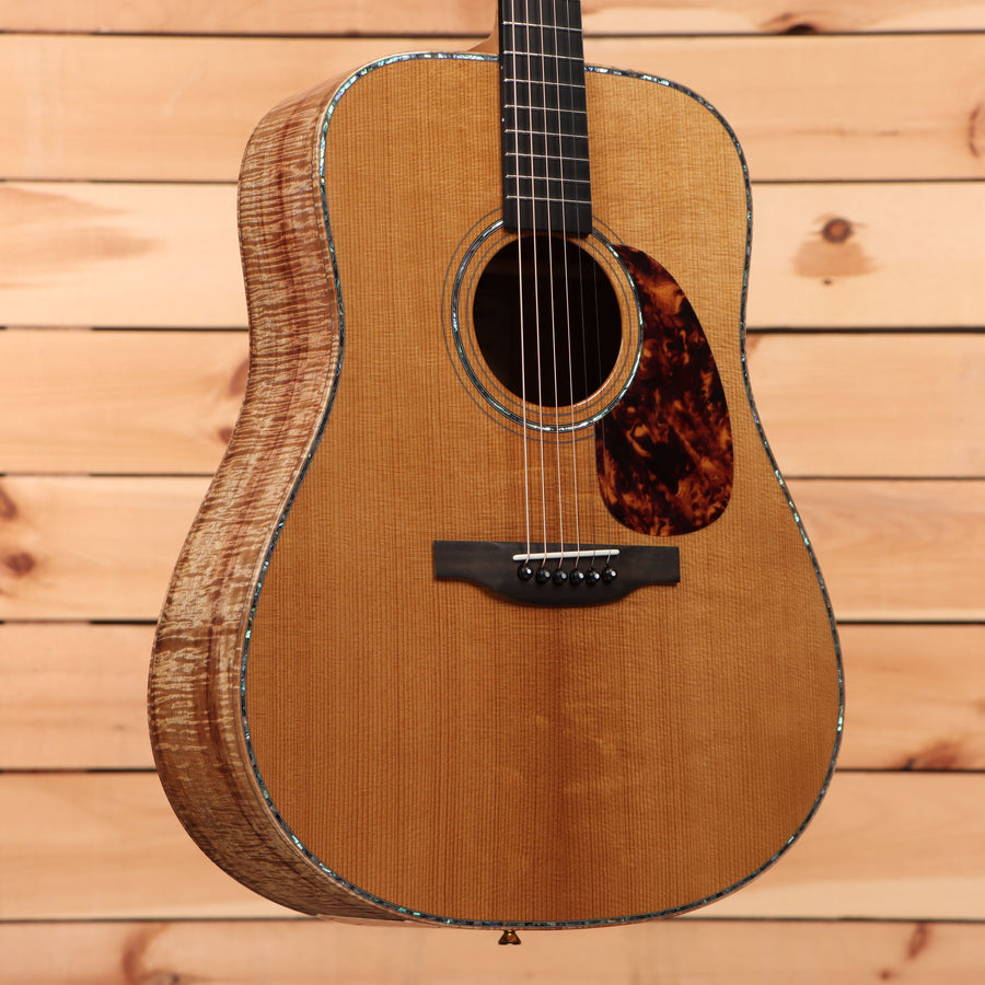 Boucher LESG172 dreadnought acoustic guitar natural finish with tortoiseshell pickguard
