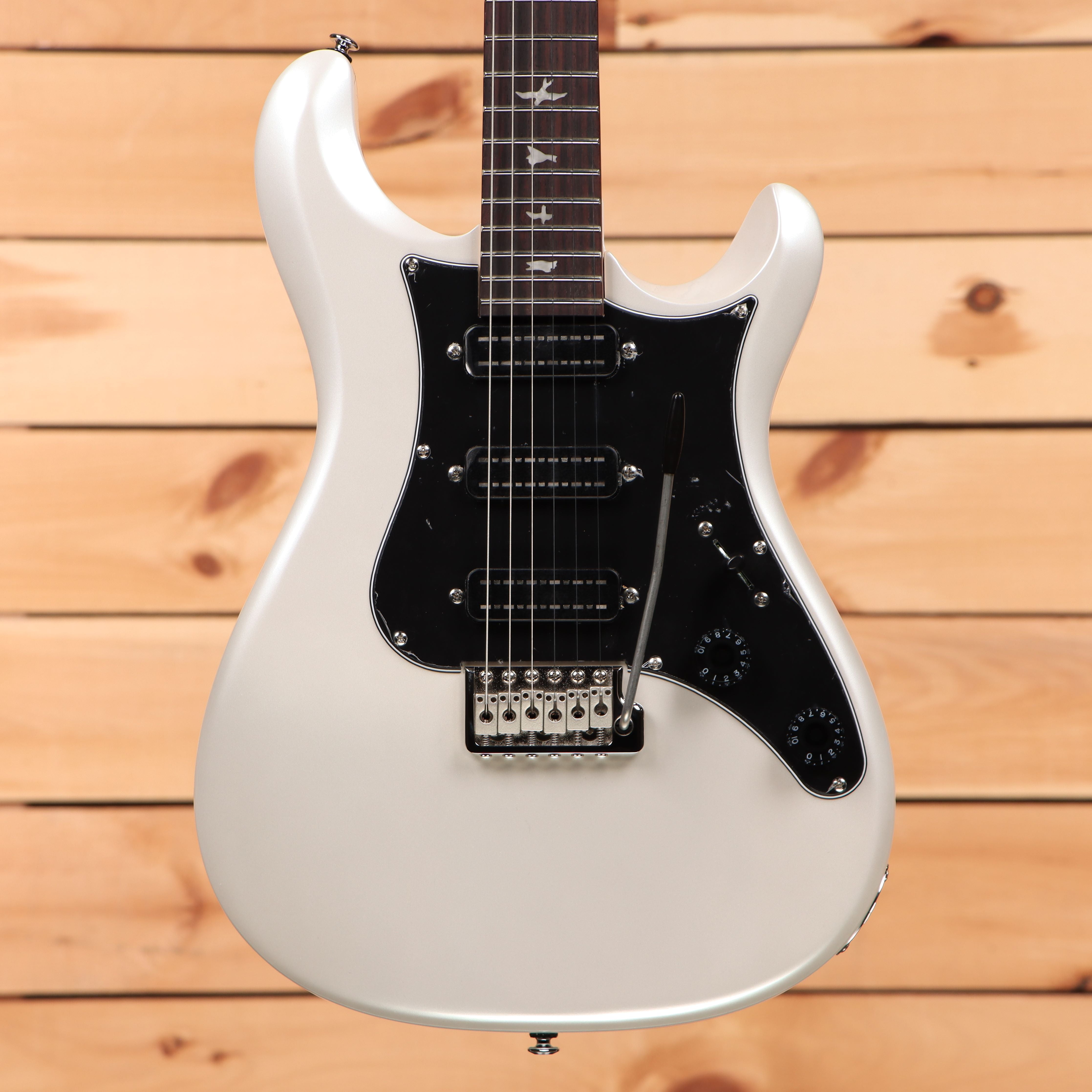 Paul Reed Smith SE NF3 electric guitar White Pearl with rosewood fretboard and humbucker pickups