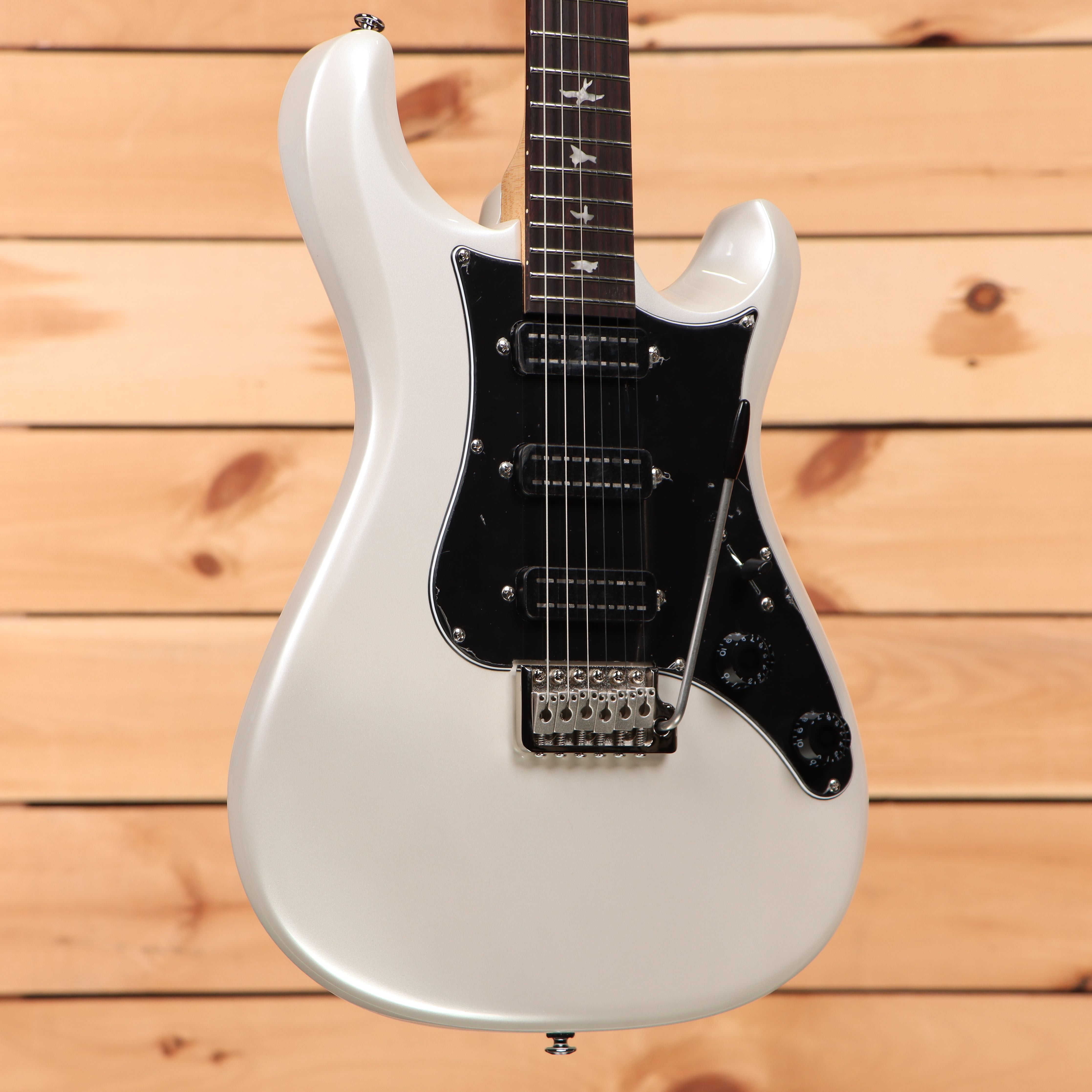 Paul Reed Smith SE NF3 electric guitar White Pearl rosewood fretboard with humbucker pickups