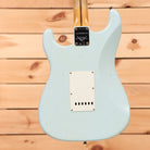 Fender Custom Shop Limited 1956 Stratocaster Journeyman Relic electric guitar Super Faded Aged Sonic Blue with single-coil pickups