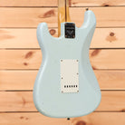 Fender Custom Shop Limited 1956 Stratocaster Journeyman Relic electric guitar Super Faded Aged Sonic Blue with single-coil pickups