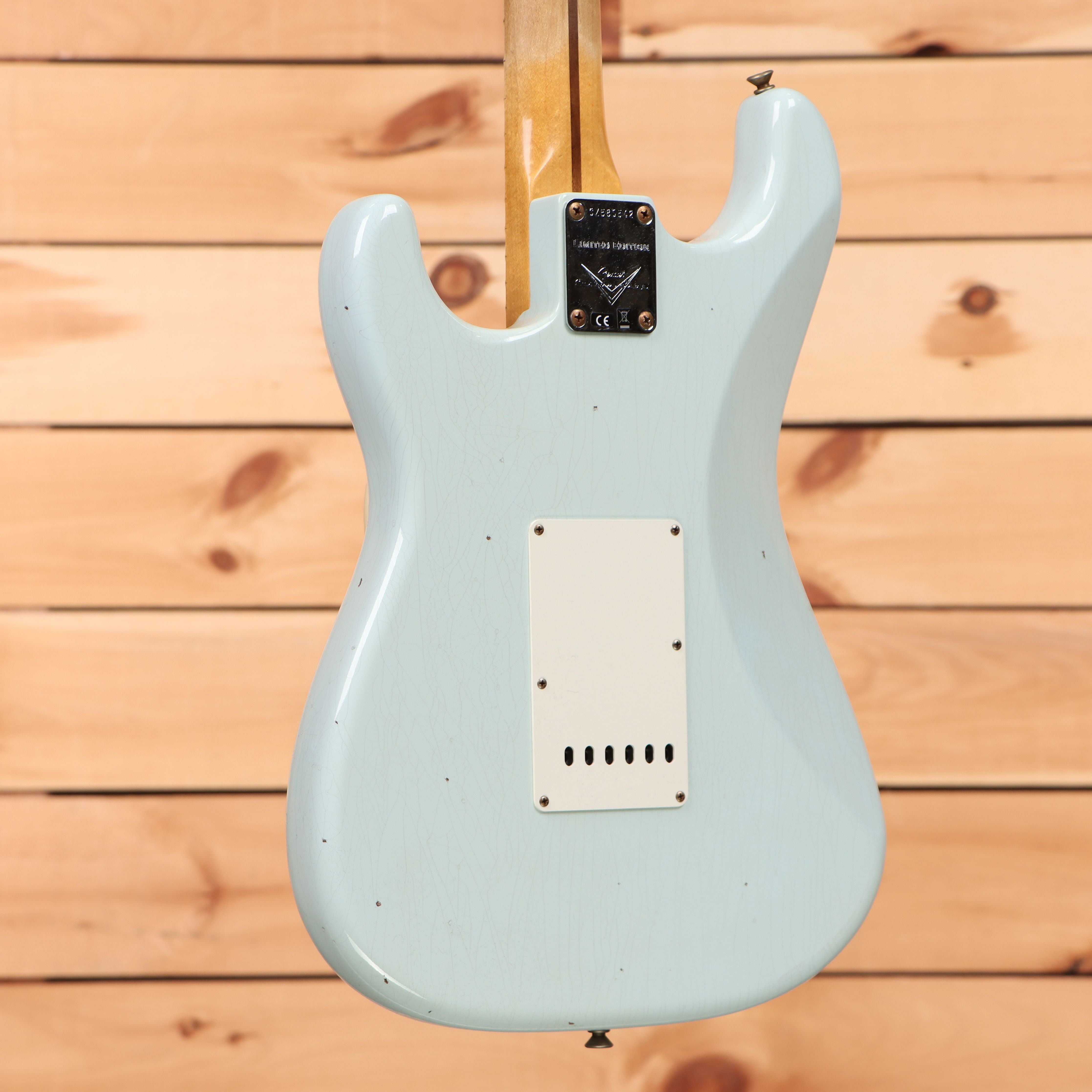 Fender Custom Shop Limited 1956 Stratocaster Journeyman Relic electric guitar Super Faded Aged Sonic Blue with single-coil pickups