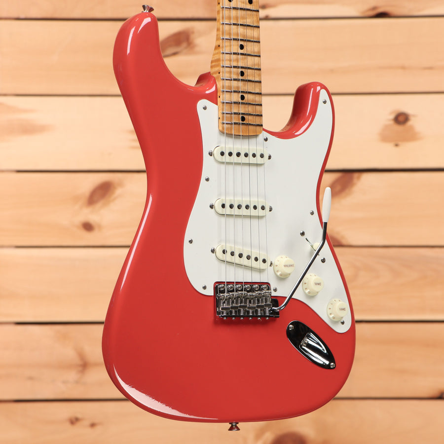 Fender Custom Shop Limited 1959 Dualmag Stratocaster Deluxe electric guitar Tahitian Coral with white pickguard and single-coil pickups