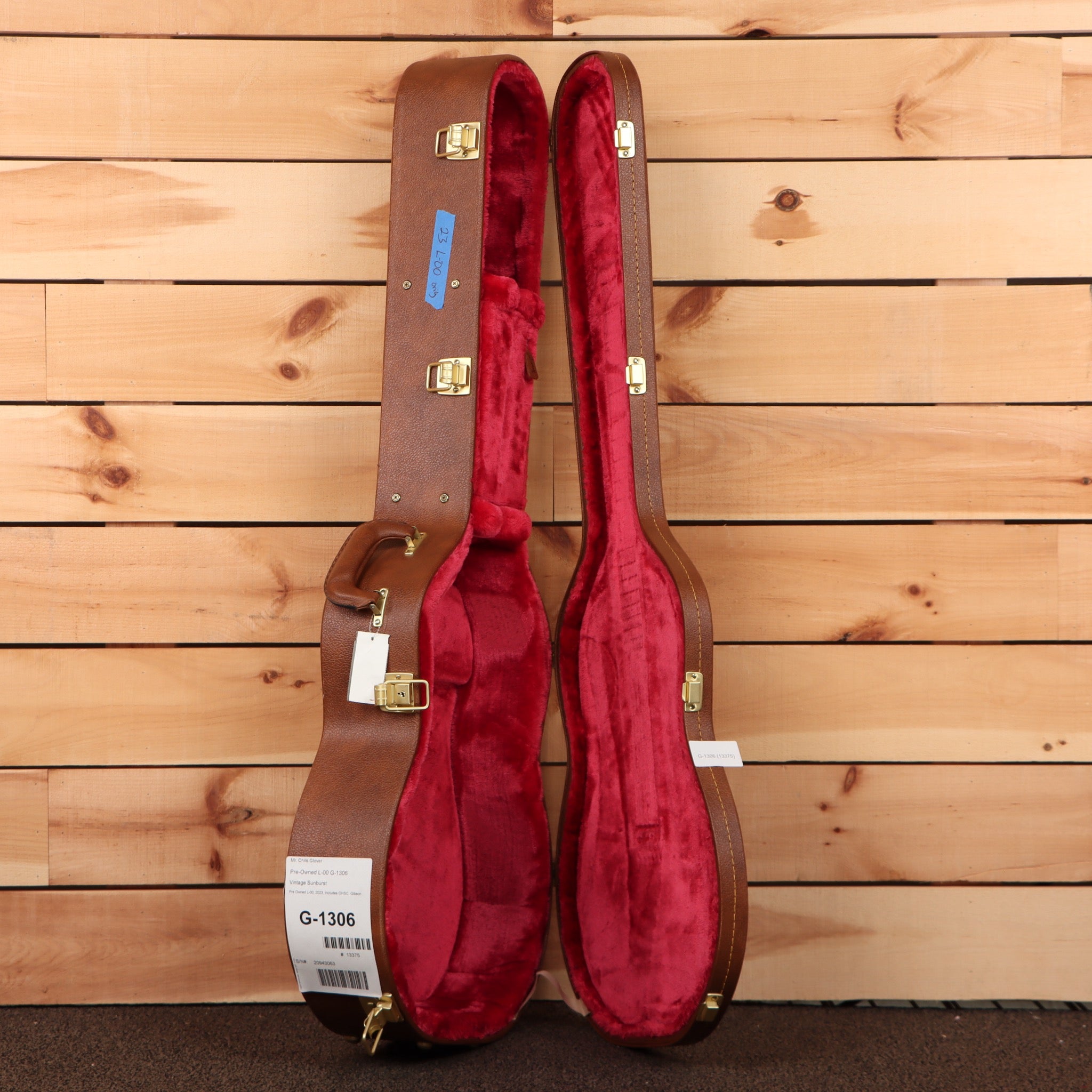 Pre-owned Gibson L-00 acoustic guitar vintage sunburst with red velvet-lined case