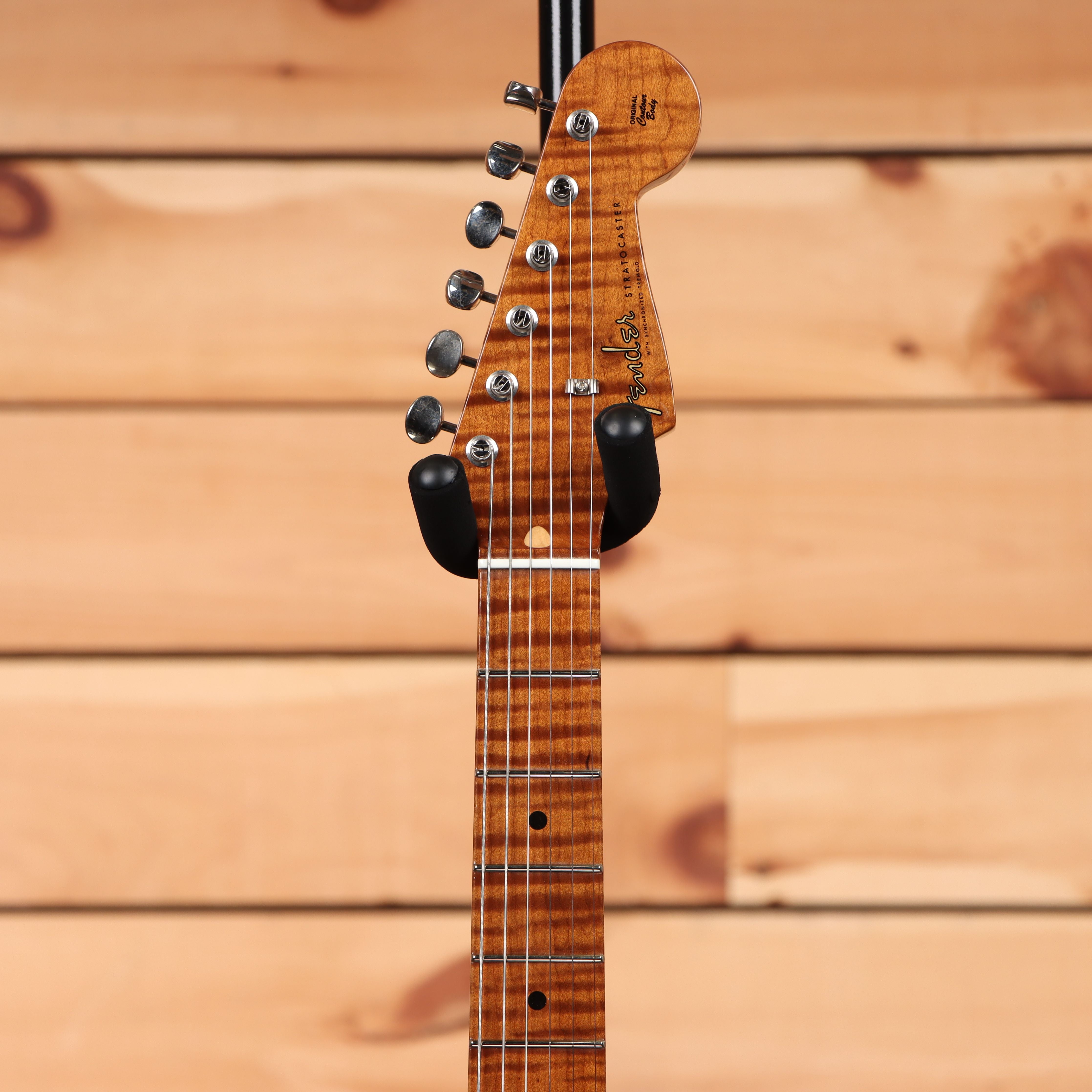 Fender Custom Shop Limited Roasted 1950s Stratocaster electric guitar Faded Aged Tahitian Coral with maple neck
