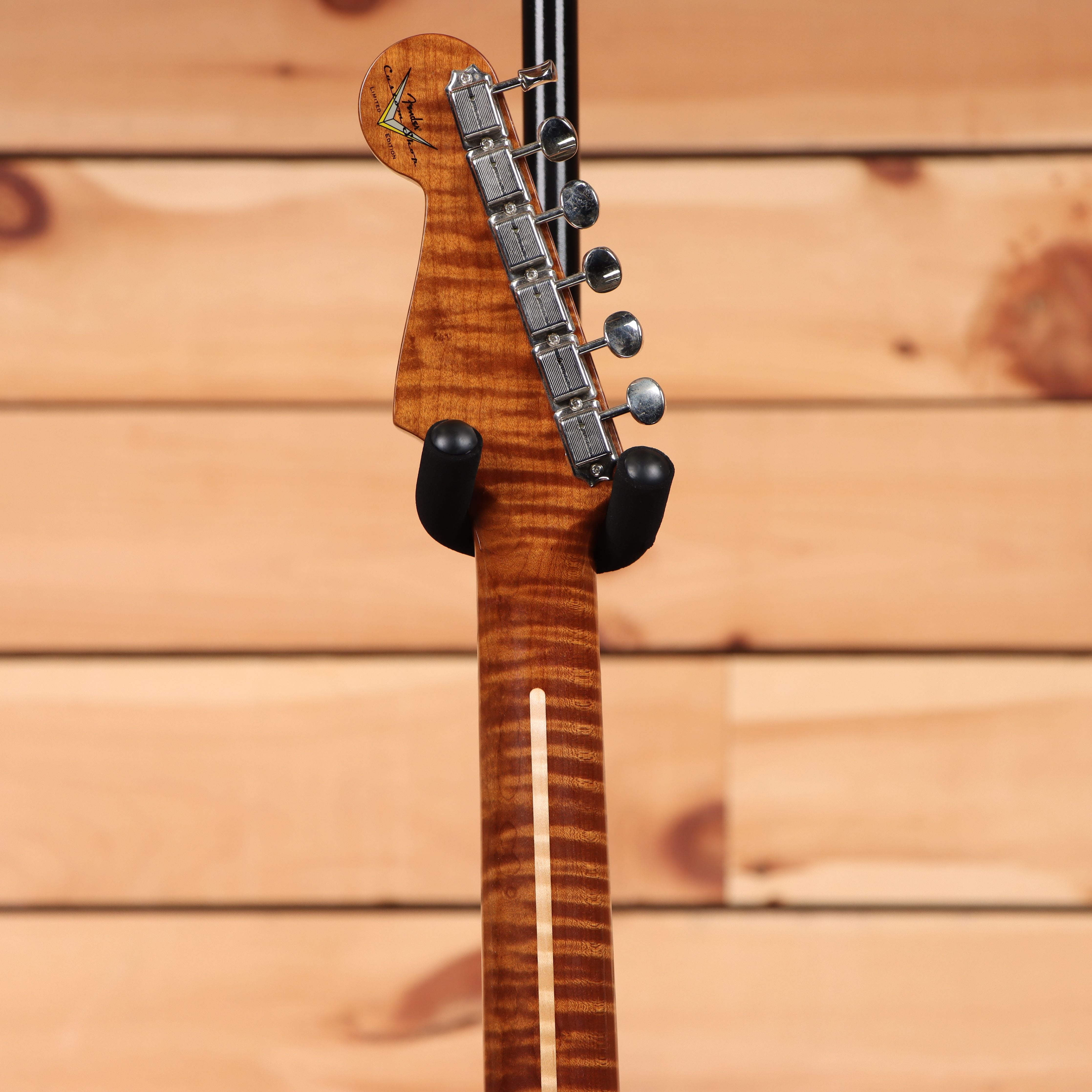 Fender Custom Shop Limited Roasted 1950s Stratocaster electric guitar Faded Aged Tahitian Coral with maple neck