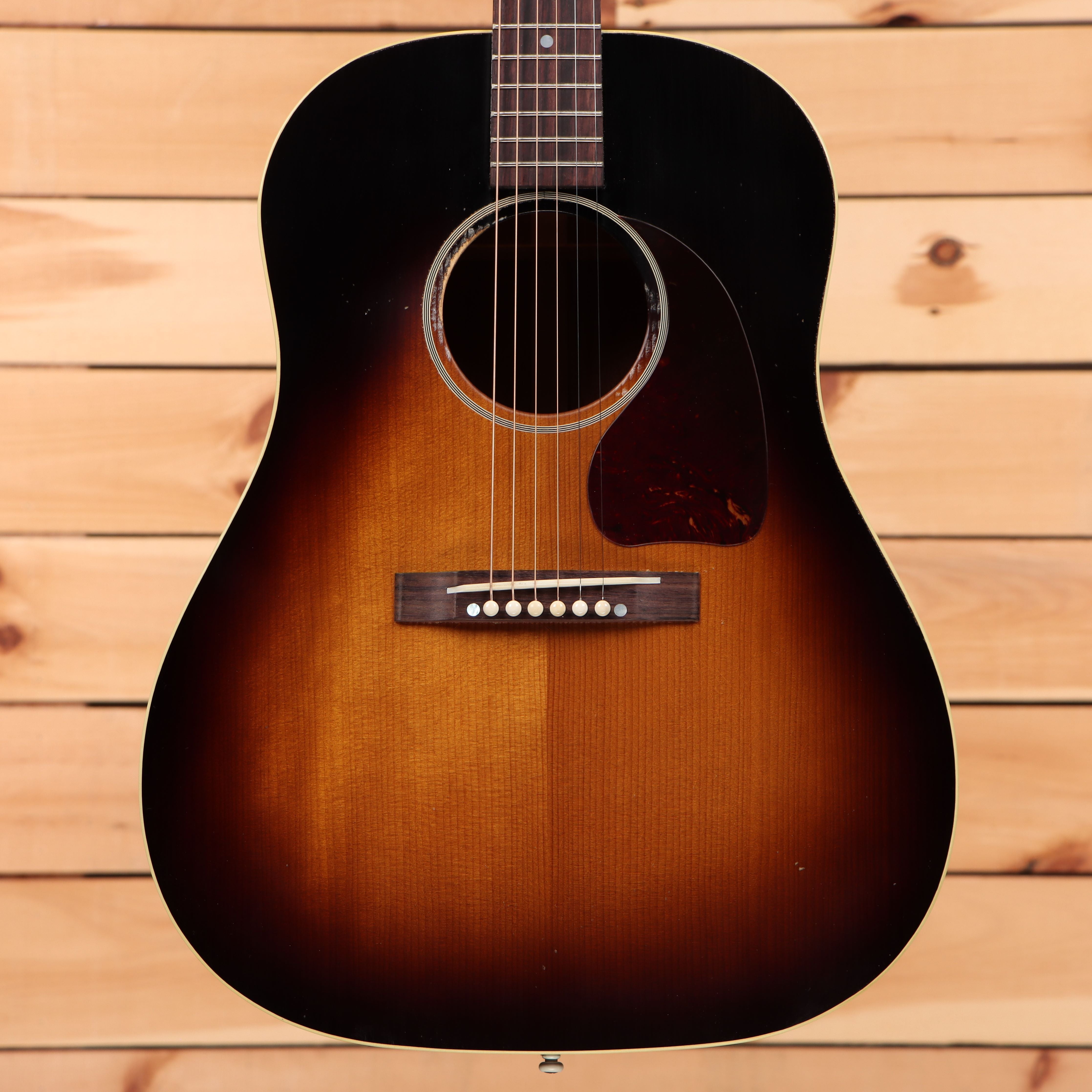 Gibson 1942 Banner J-45 light aged vintage sunburst dreadnought acoustic guitar with rosewood back and sides