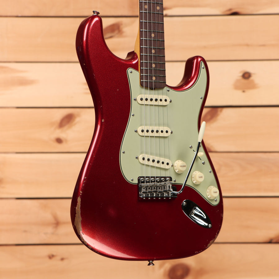 Fender Custom Shop Righteous Reissue Late 1962 Stratocaster electric guitar Fire Mist Red relic with mint green pickguard