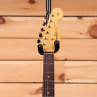 Fender Custom Shop Righteous Reissue Late 1962 Stratocaster relic electric guitar ice blue metallic with single-coil pickups