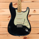 Fender Custom Shop Righteous Reissue Late 1962 Stratocaster relic aged holoflake electric guitar with maple neck and single-coil pickups