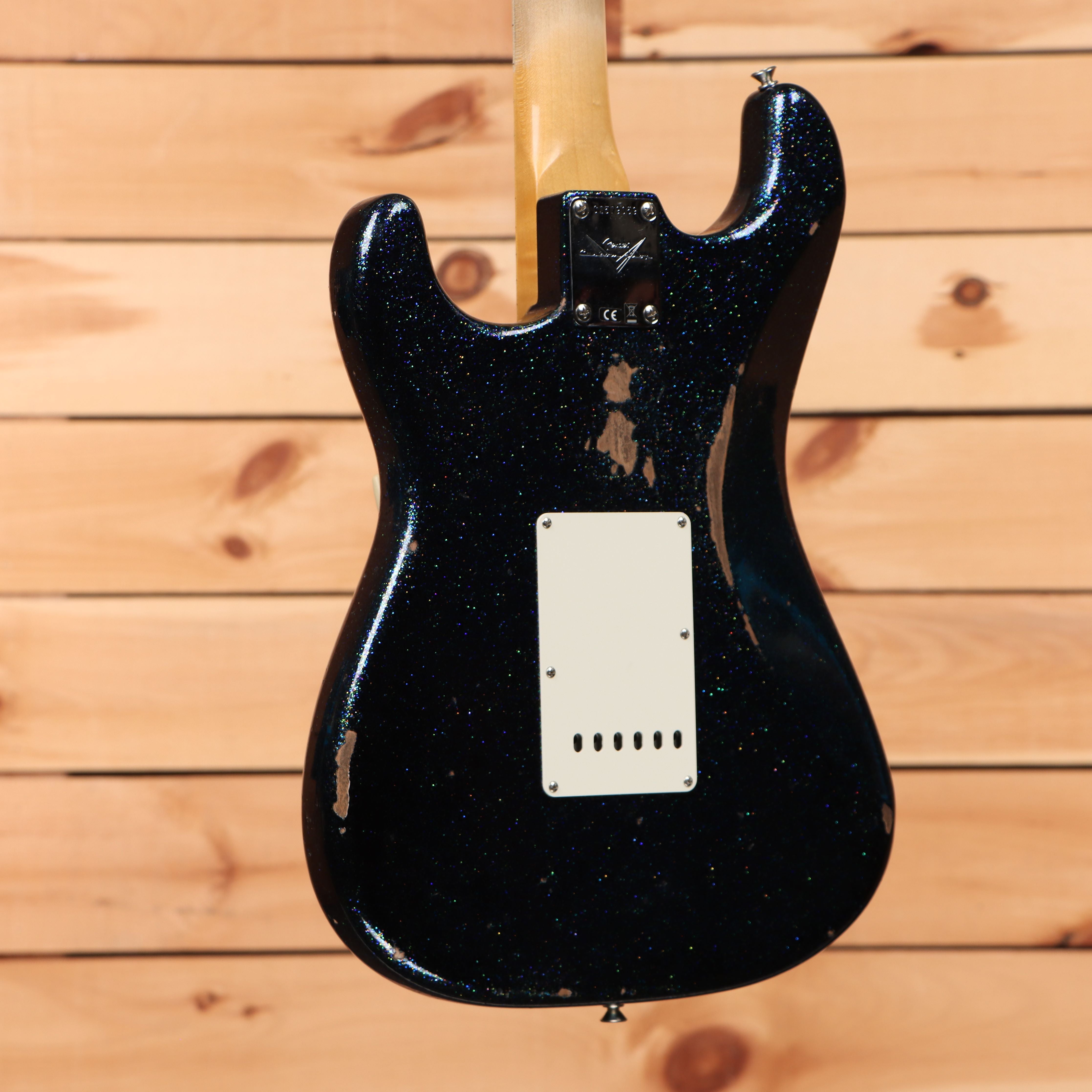 Fender Custom Shop Righteous Reissue Late 1962 Stratocaster relic aged holoflake maple electric guitar with white pickguard