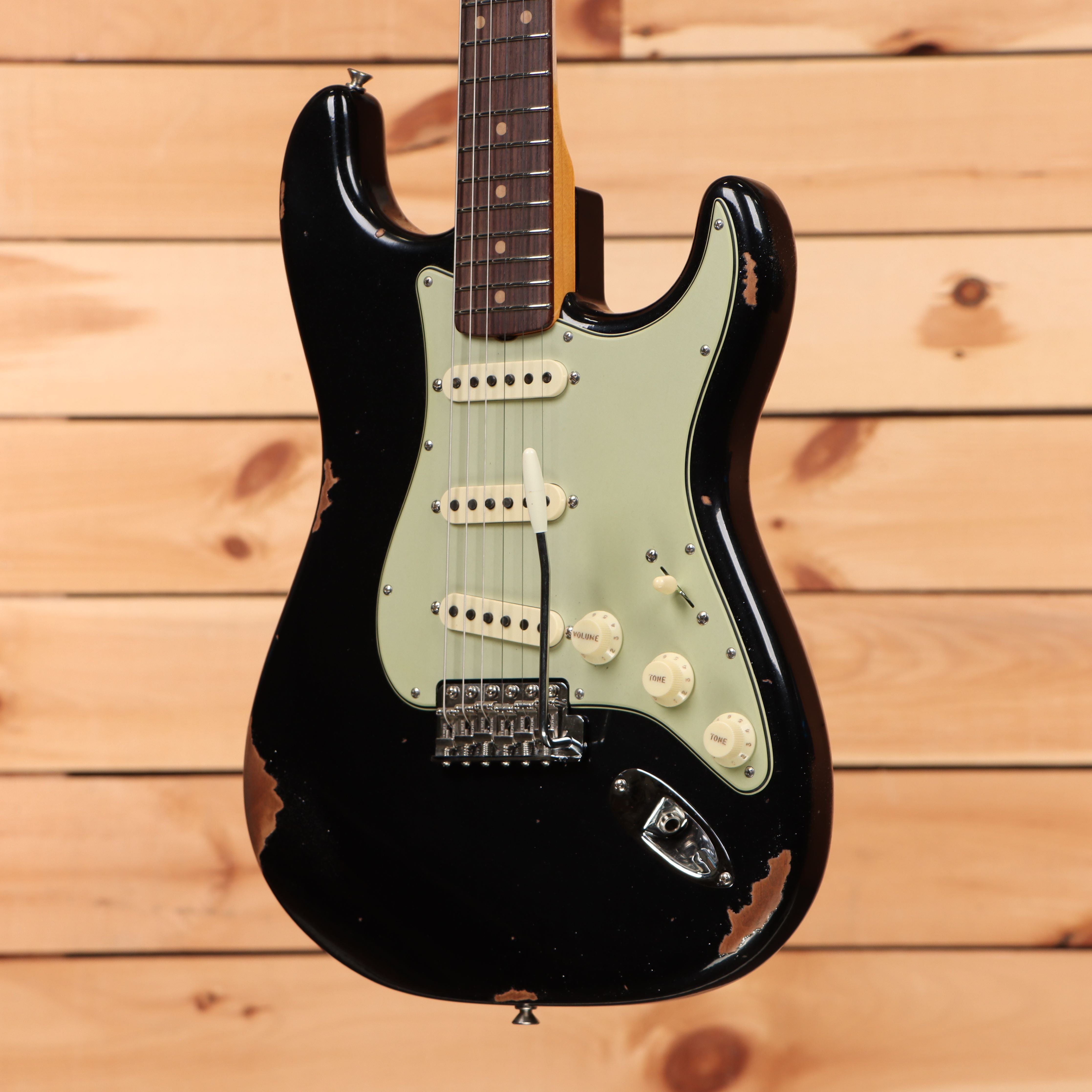 Fender Custom Shop Righteous Reissue Late 1962 Stratocaster electric guitar Aged Black Sparkle with mint green pickguard