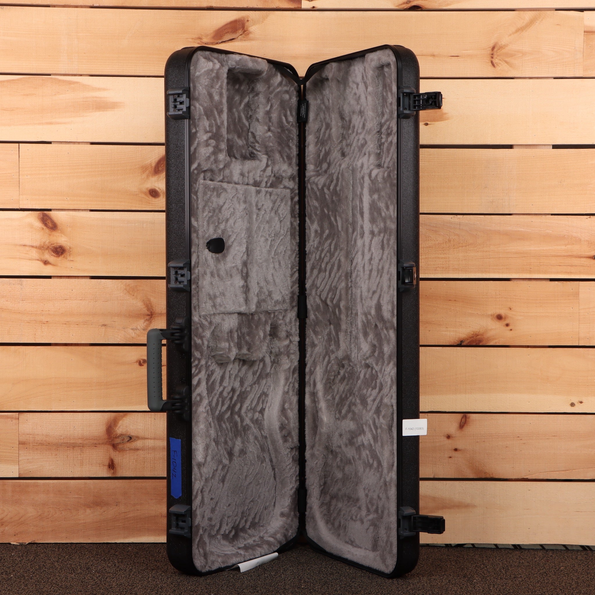 Fender American Professional II Telecaster electric guitar black hard case with gray interior
