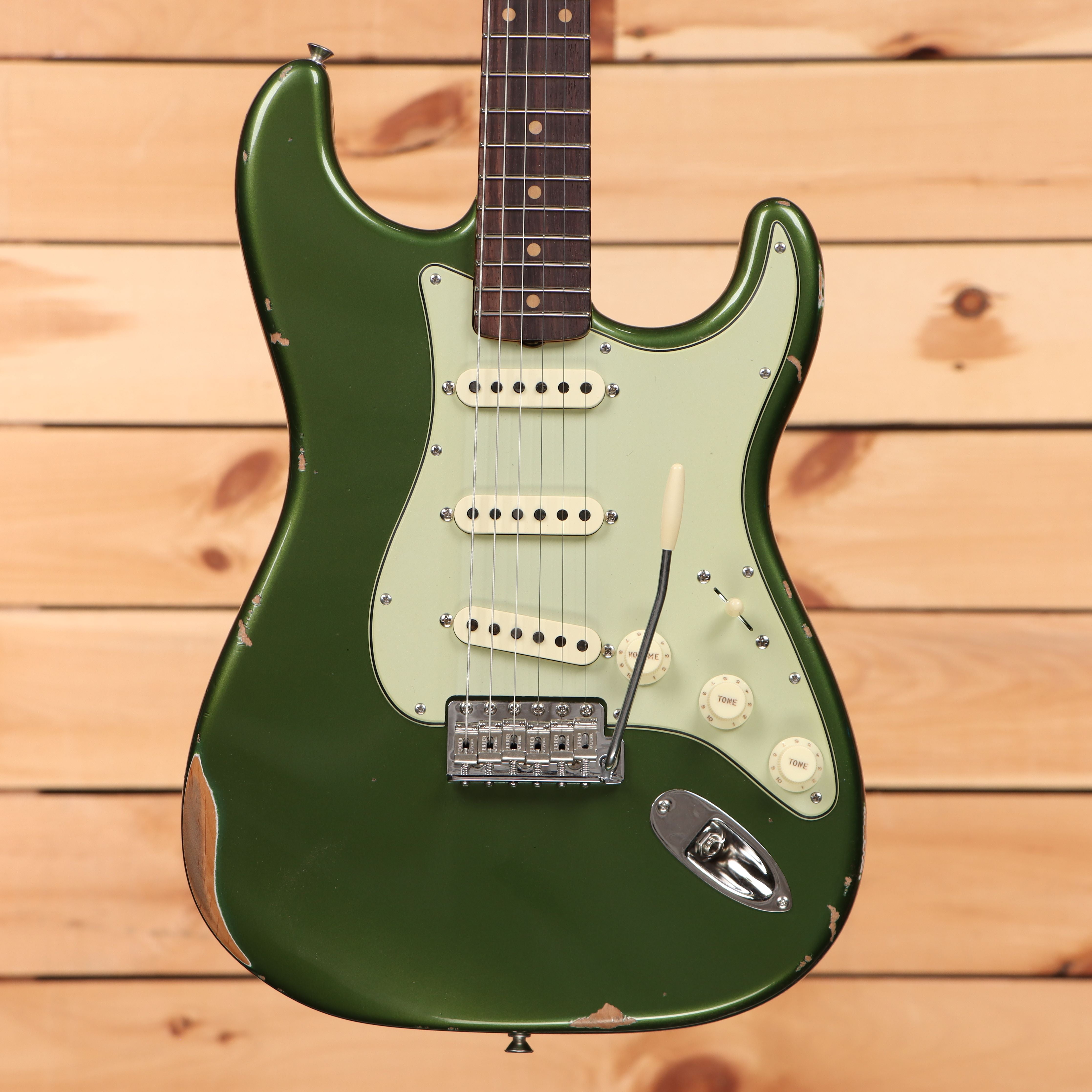 Fender Custom Shop Righteous Reissue Late 1962 Stratocaster relic aged olive green metallic electric guitar with single-coil pickups