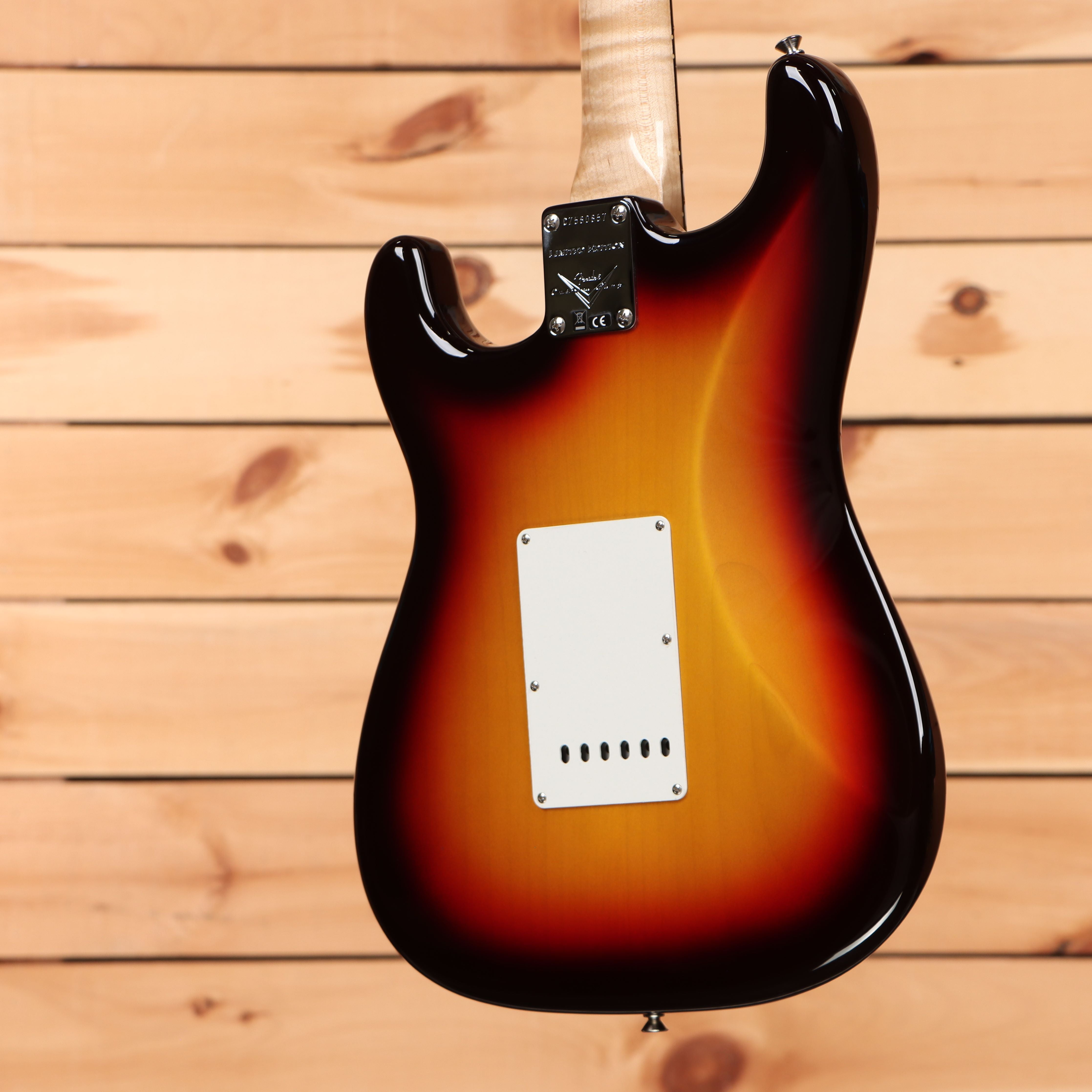 Fender Custom Shop Limited 1959 Stratocaster electric guitar Chocolate 3-Tone Sunburst with white pickguard