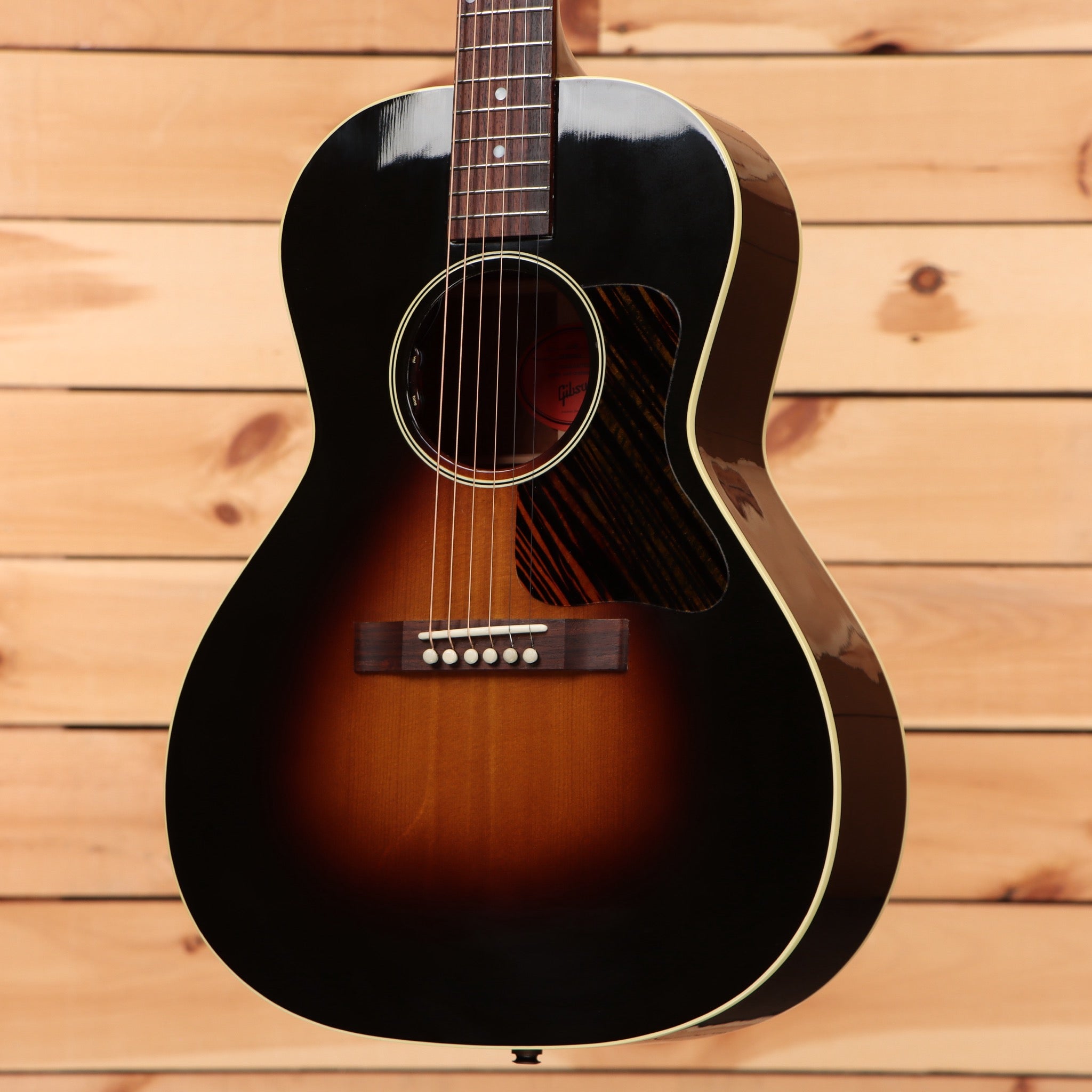 Pre-owned Gibson L00 vintage sunburst acoustic guitar with cream binding and rosewood back