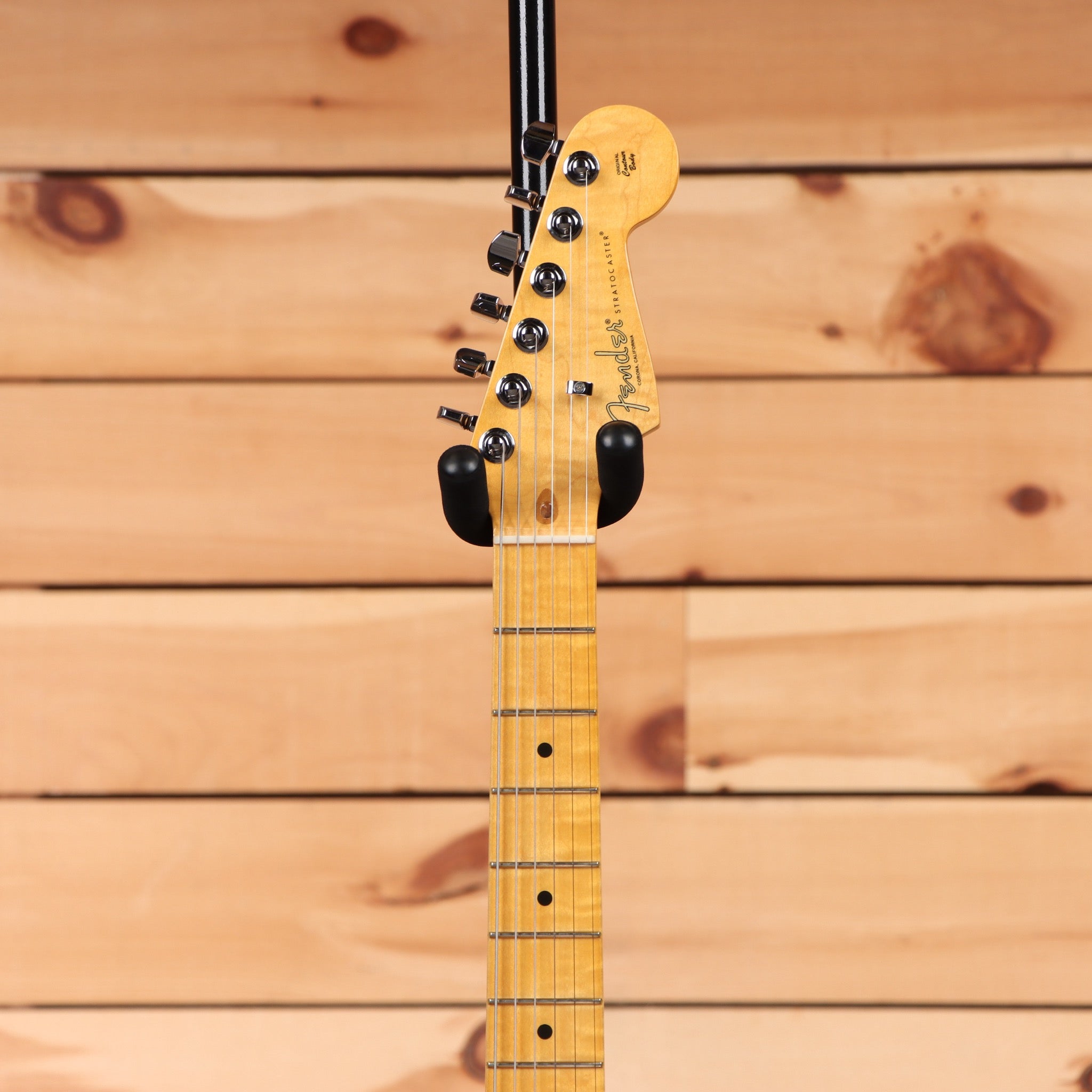 Fender American Professional II Stratocaster pre-owned electric guitar black with maple neck and single-coil pickups