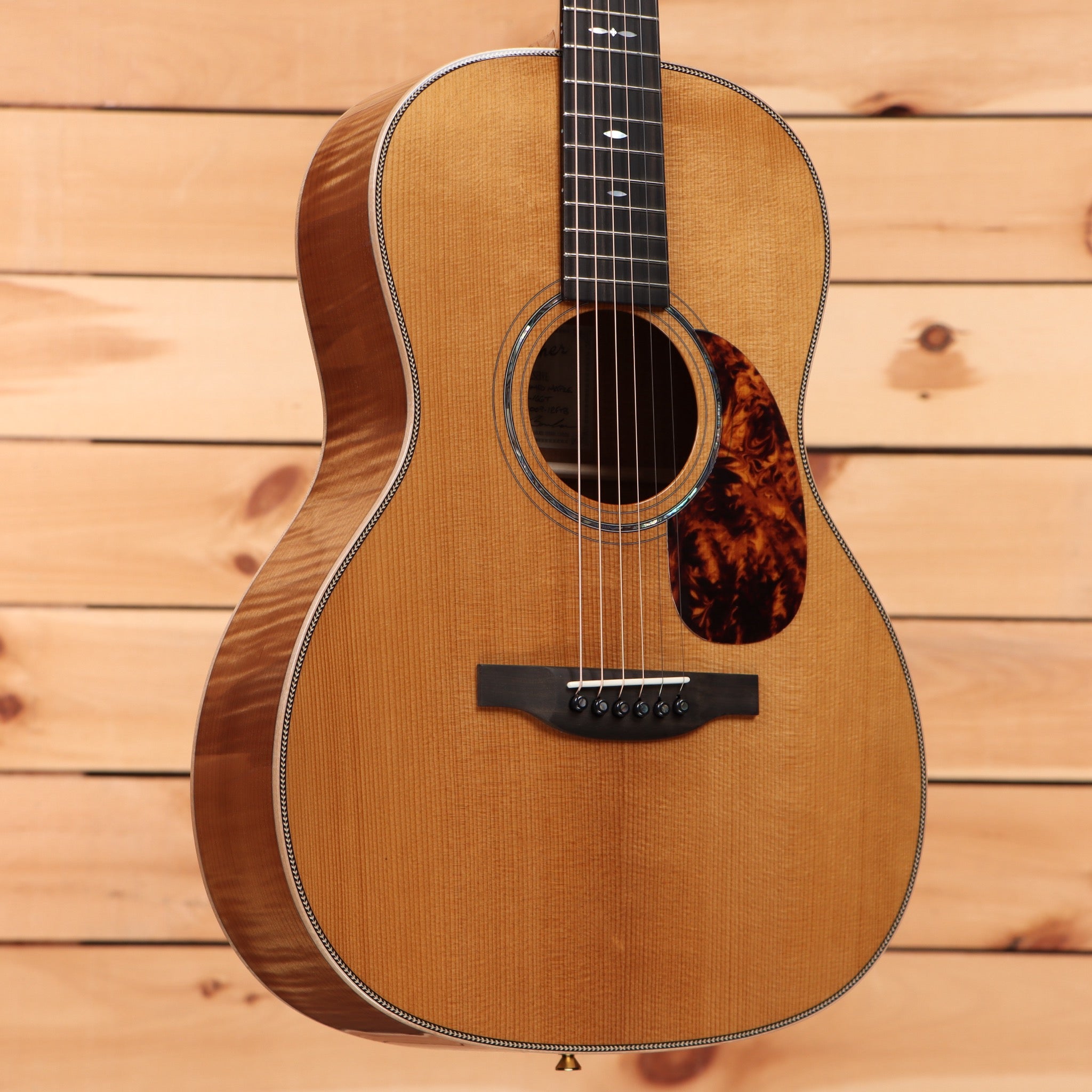 Boucher GRHG166T dreadnought acoustic guitar natural finish with tortoiseshell pickguard