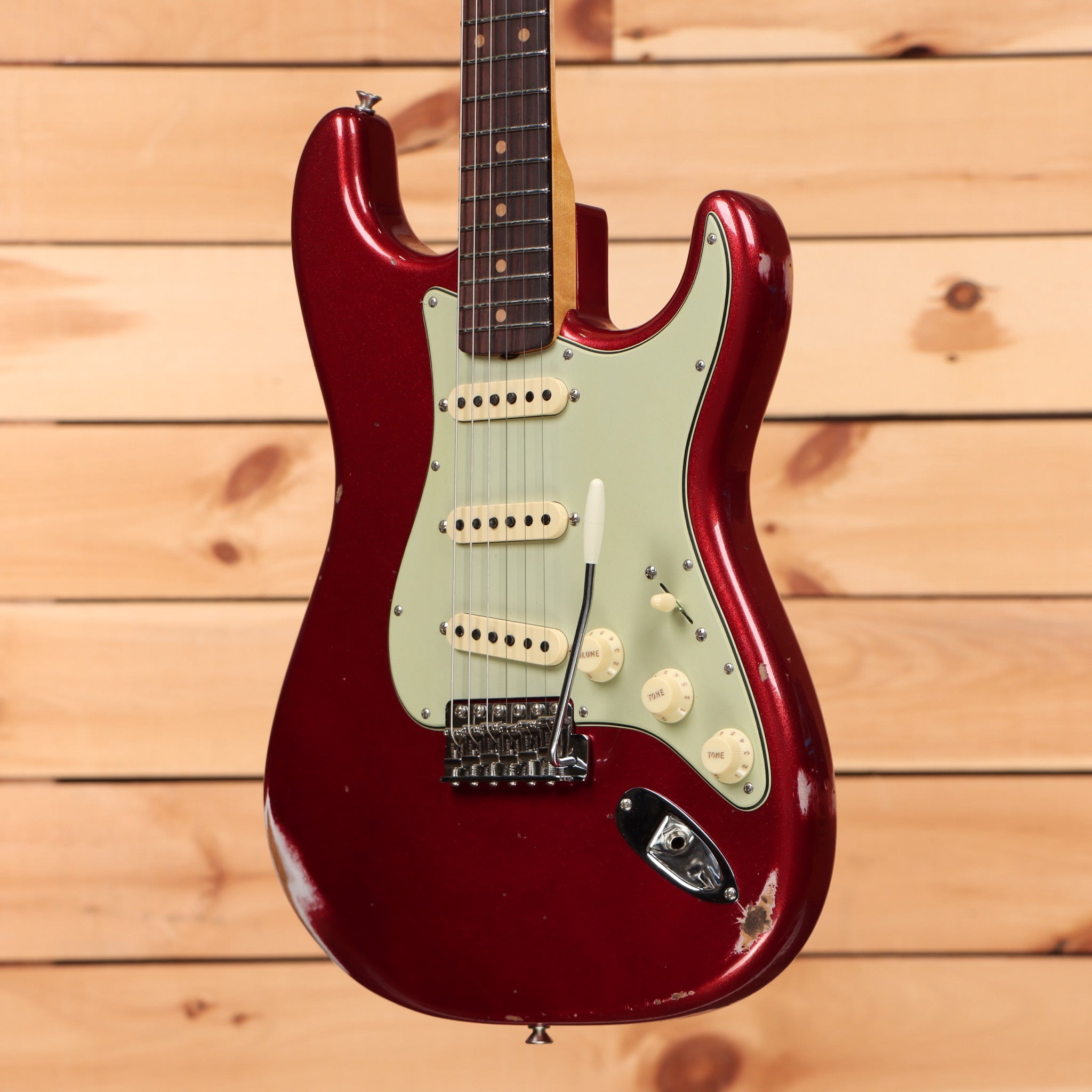 Fender Custom Shop Righteous Reissue Late 1962 Stratocaster relic electric guitar Fire Mist Red with single-coil pickups