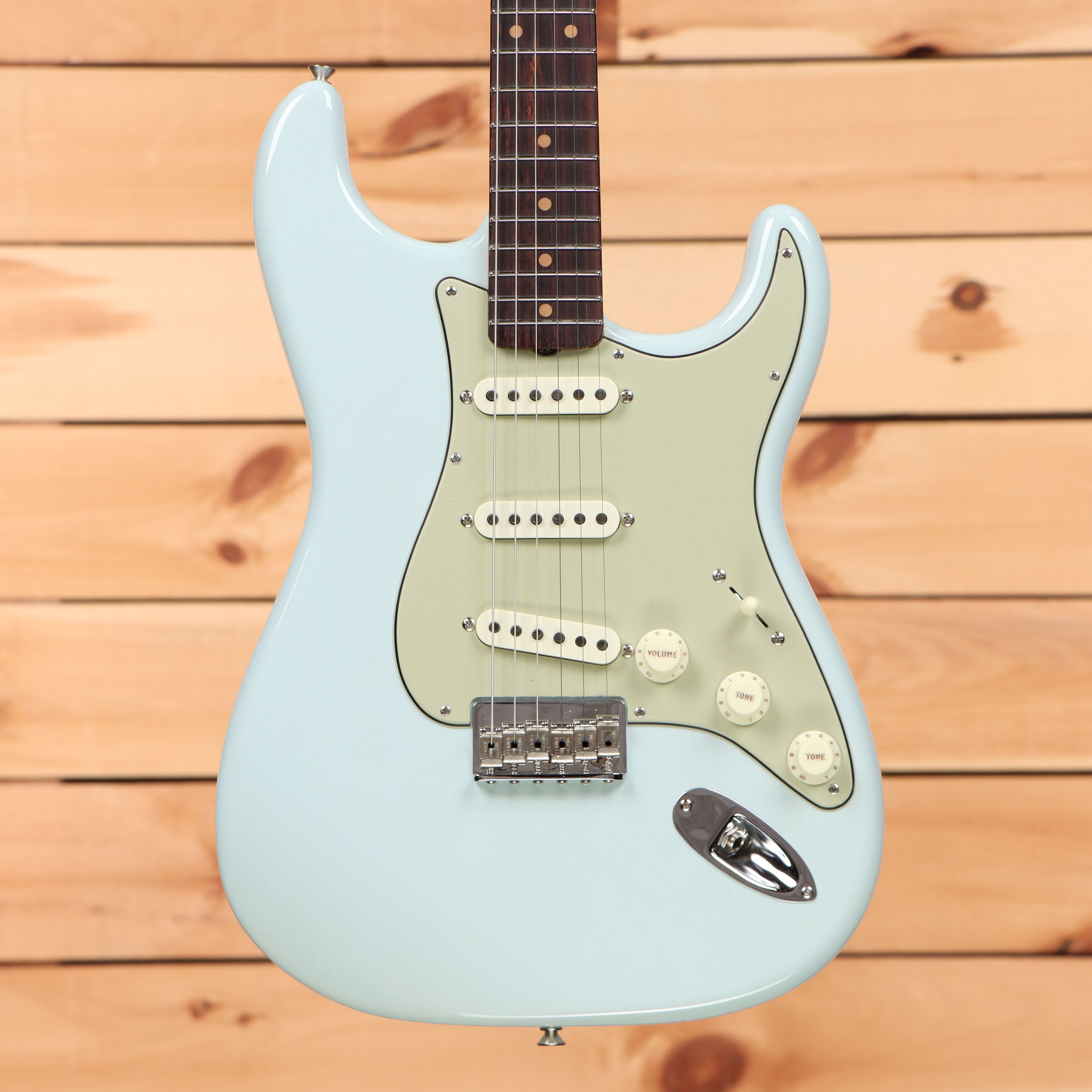 Fender Custom Shop Custom 1959 Hardtail Stratocaster electric guitar Sonic Blue with three single-coil pickups