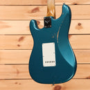 Fender Custom Shop Righteous Reissue Late 1962 Stratocaster relic electric guitar Ocean Turquoise with single-coil pickups