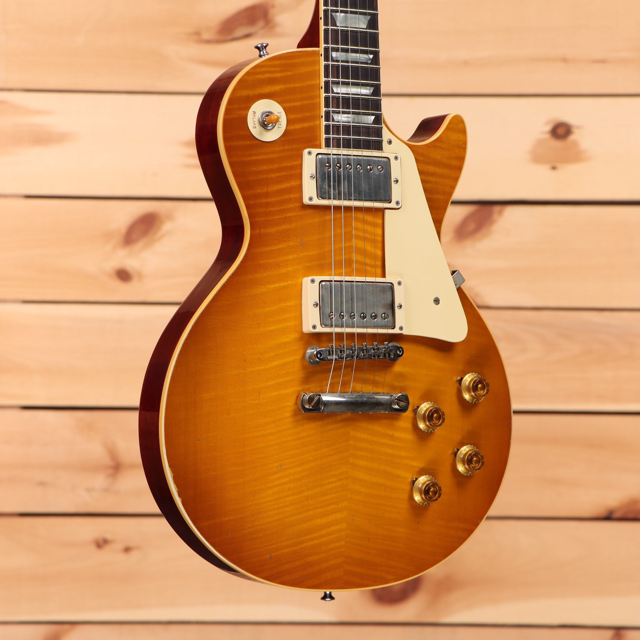 Gibson 1959 Les Paul Standard Murphy Lab Light Aged Dirty Lemon electric guitar with dual humbuckers and gold hardware