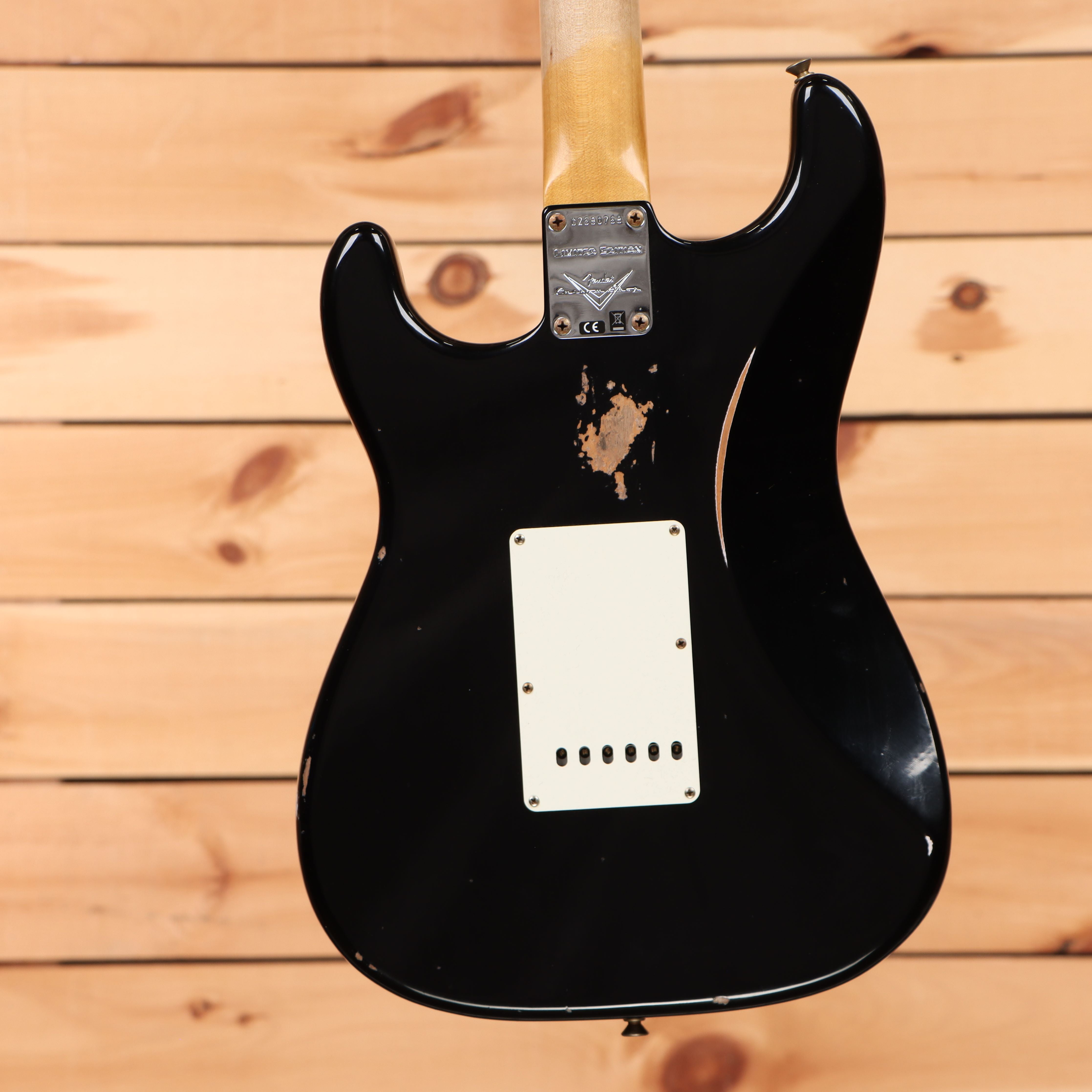 Fender Custom Shop Limited 1967 Stratocaster HSS Relic electric guitar Aged Black with white pickguard