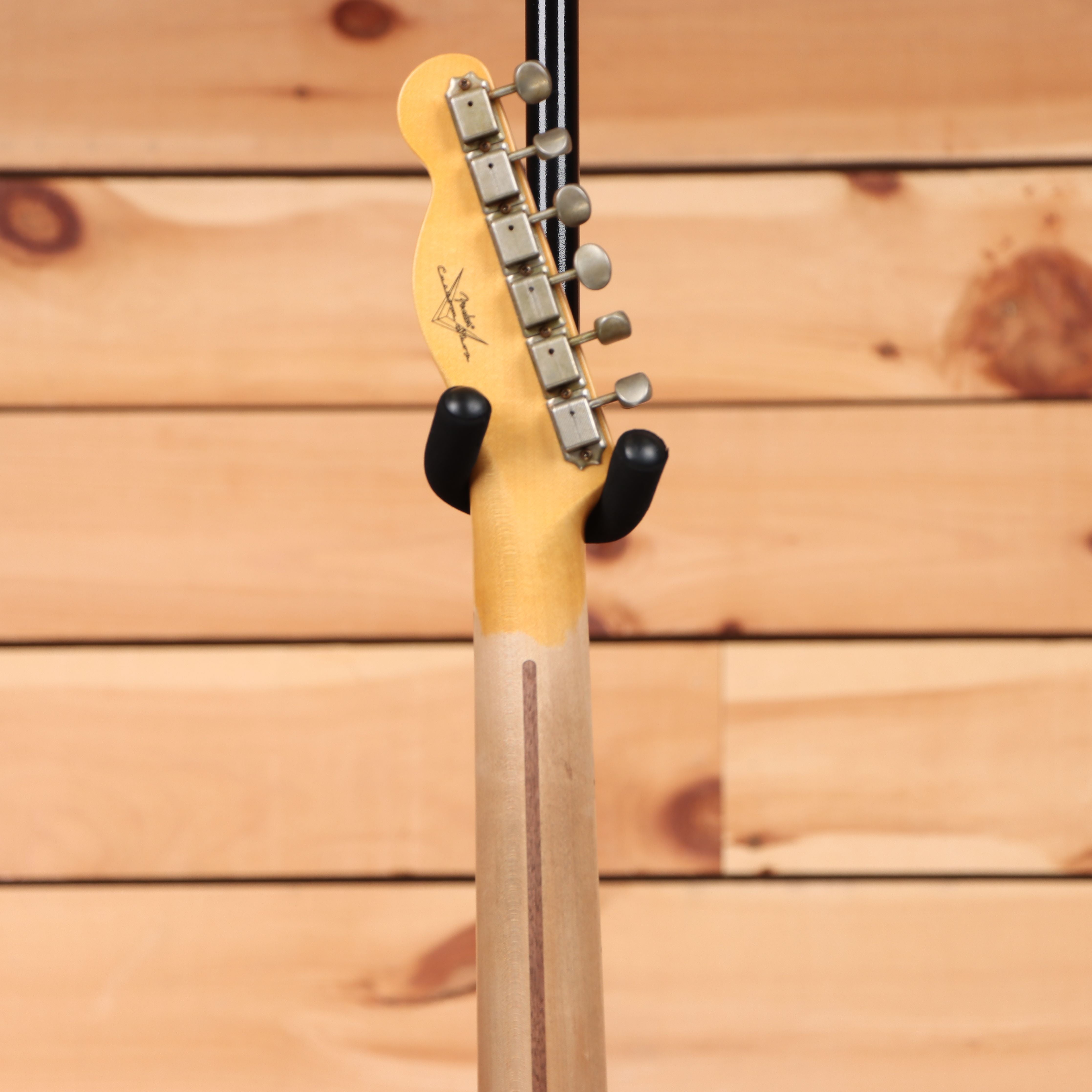 Fender Custom Shop 1958 Telecaster Journeyman Relic electric guitar Aged White Blonde with single-coil pickups