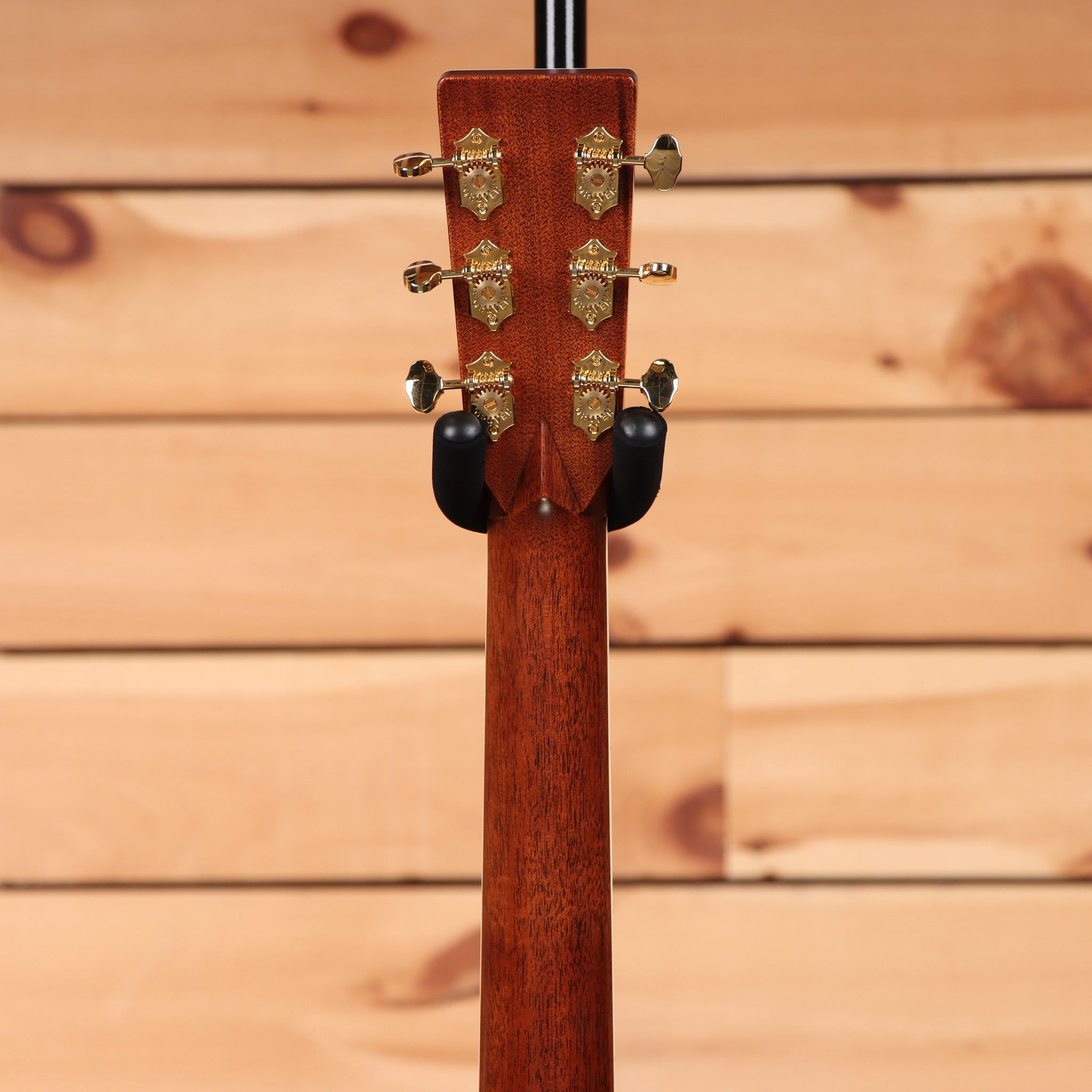 Martin J40 jumbo acoustic guitar natural finish with gold tuning machines