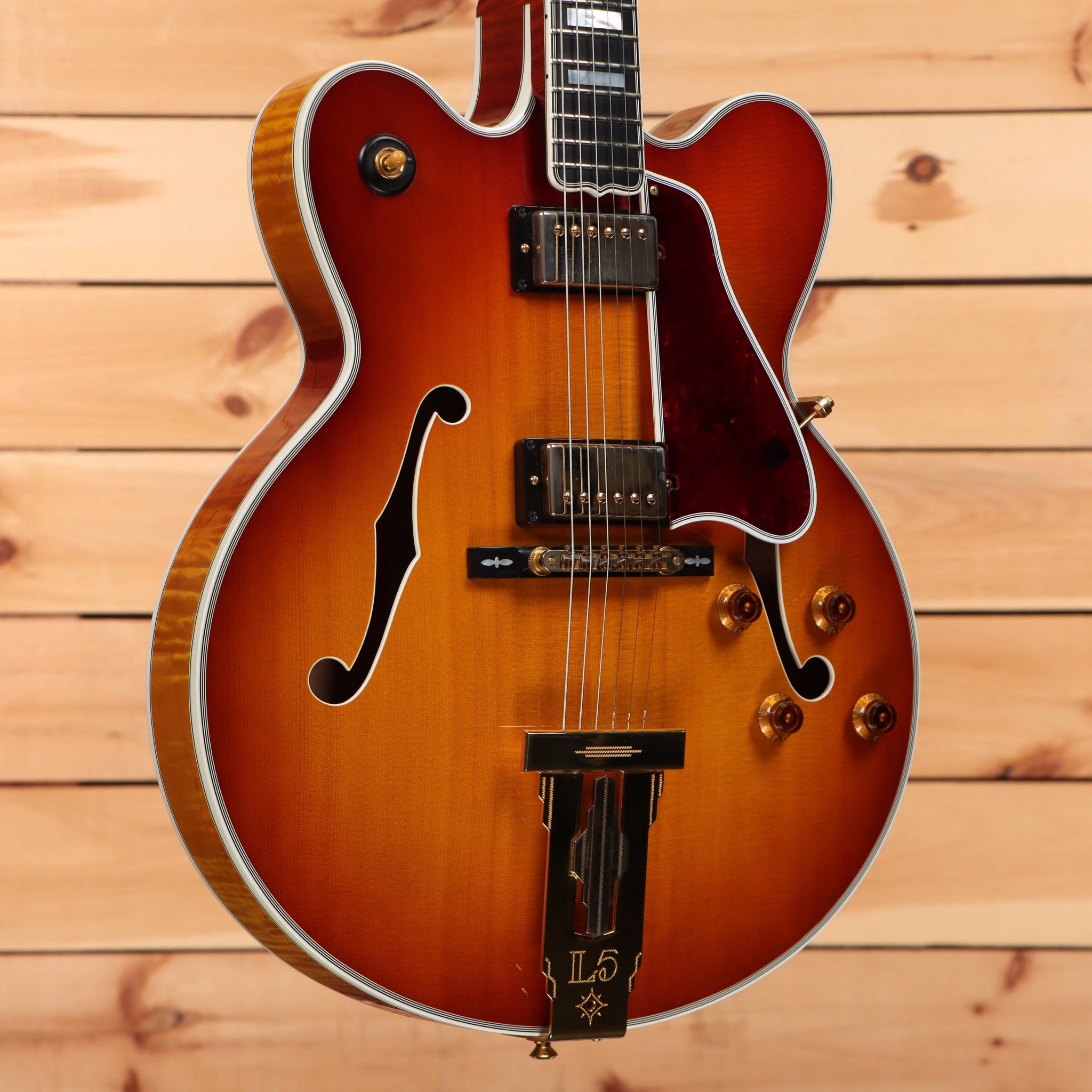 Gibson L5 double-cutaway semi-hollow electric guitar Iced Tea pre-owned with f-holes and gold hardware