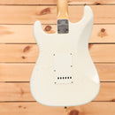 Fender Custom Shop Limited Dennis Galuszka Masterbuilt 1963 Stratocaster Journeyman Relic electric guitar Aged Olympic White with single-coil pickups