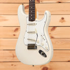 Fender Custom Shop Limited Dennis Galuszka Masterbuilt 1963 Stratocaster Journeyman Relic electric guitar Aged Olympic White with single-coil pickups