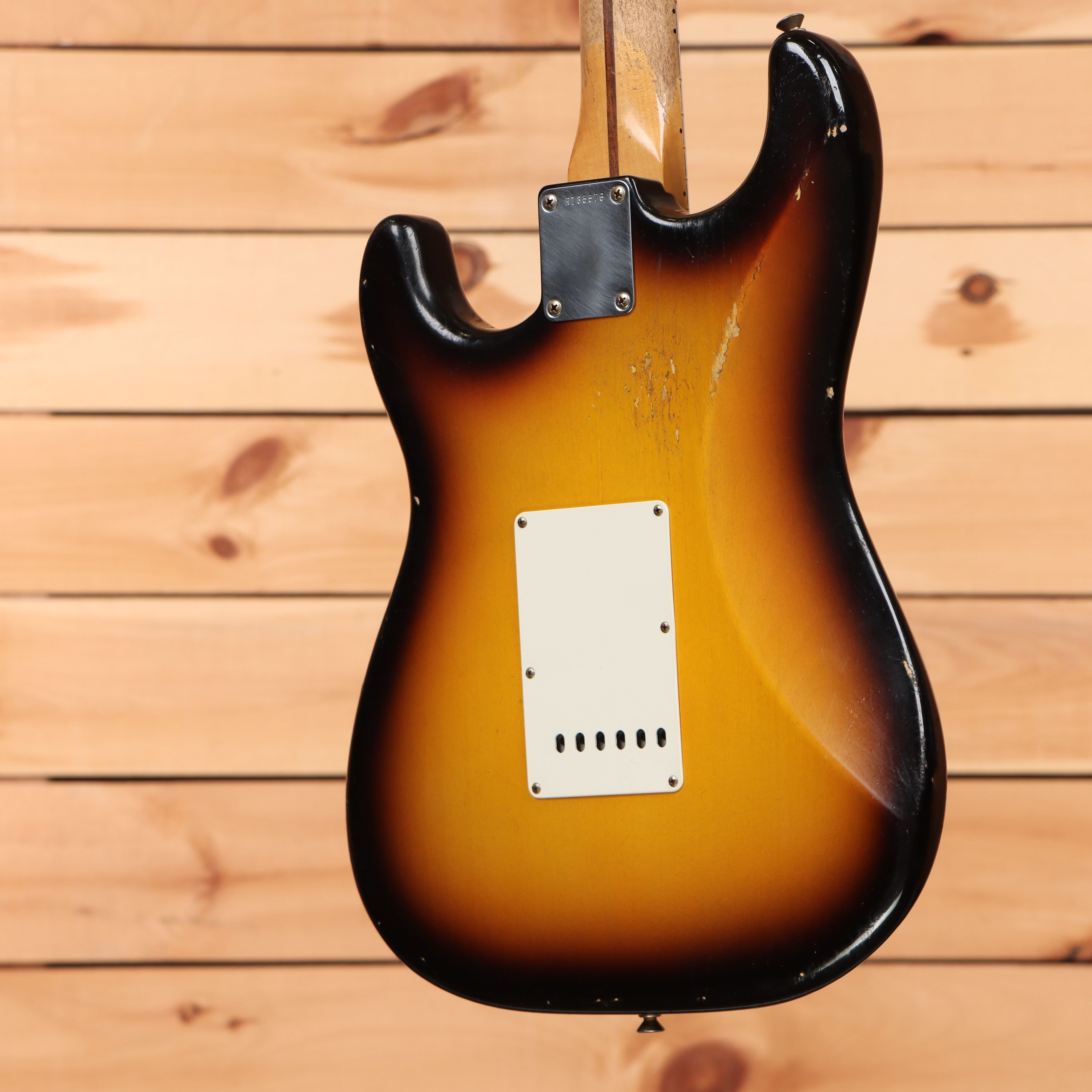 Fender Custom Shop Limited Paul Waller Masterbuilt 1959 Stratocaster Relic electric guitar faded 3-color sunburst with white pickguard