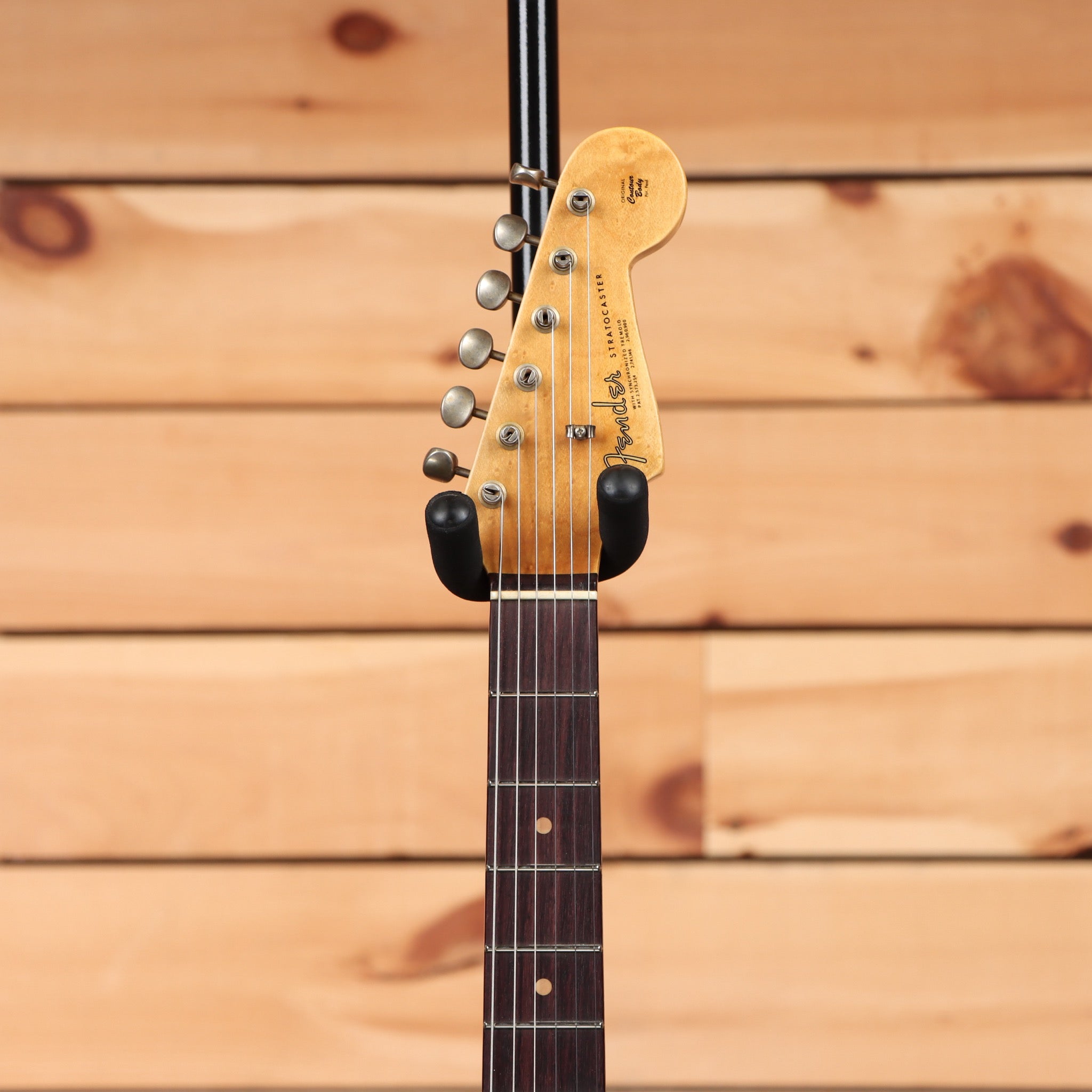 Fender Custom Shop Limited 1963 Sparkle Stratocaster Journeyman Relic electric guitar 3-Color Sunburst with single-coil pickups