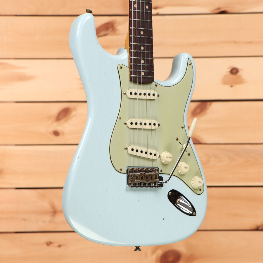 Fender Custom Shop Limited 1959 Special Stratocaster electric guitar Super Faded Sonic Blue with three single-coil pickups