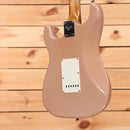 Fender Custom Shop 1959 Stratocaster Journeyman Relic electric guitar Dirty Shell Pink with single-coil pickups