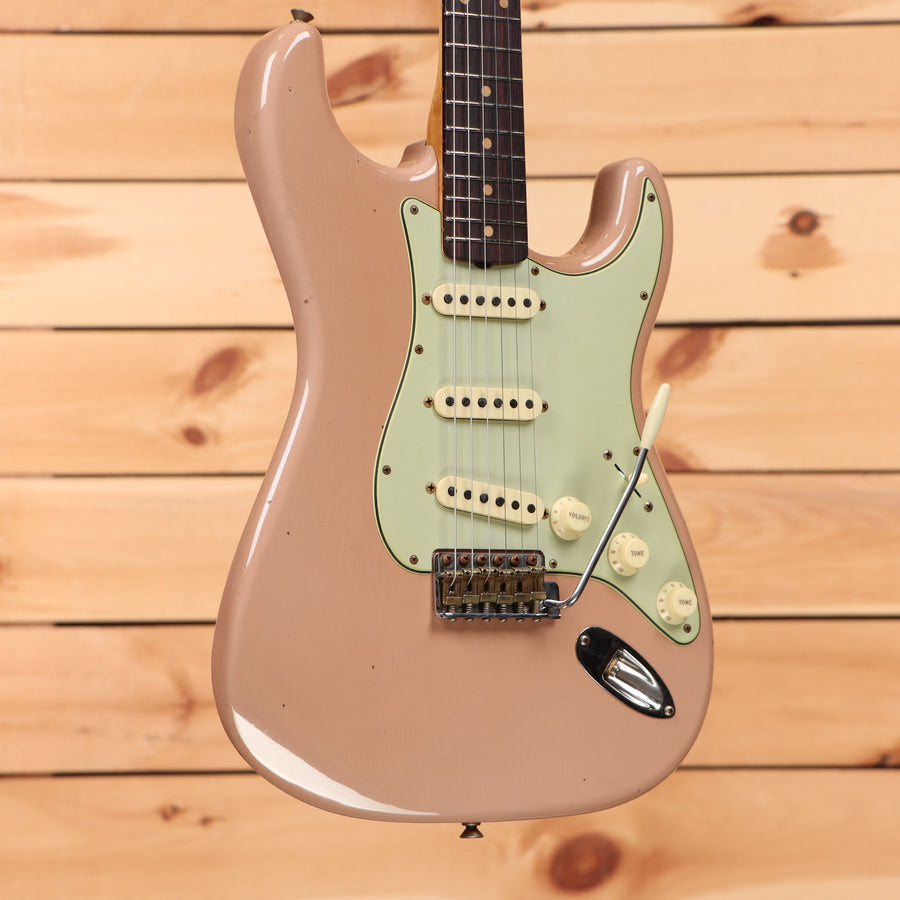 Fender Custom Shop 1959 Stratocaster Journeyman Relic electric guitar Dirty Shell Pink with mint green pickguard