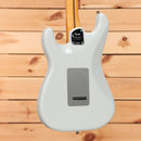 Fender American Ultra II Stratocaster electric guitar Avalanche White with single-coil pickups and tremolo bridge