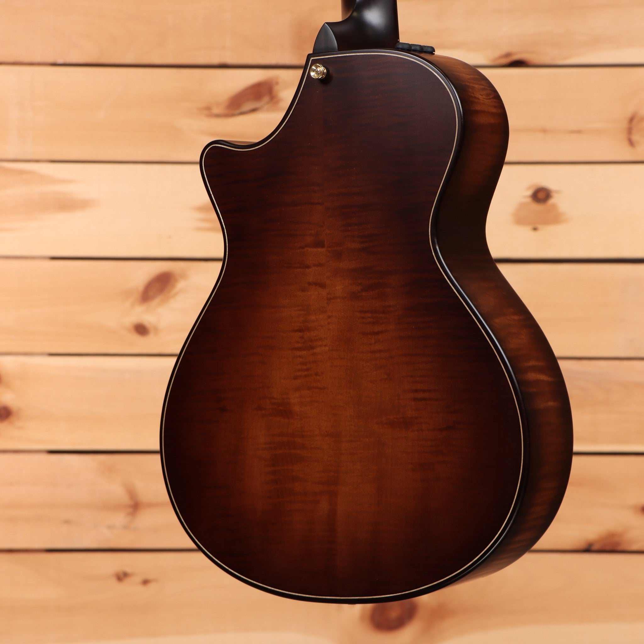 Taylor 652ce Builders Edition pre-owned acoustic-electric guitar natural finish with venetian cutaway
