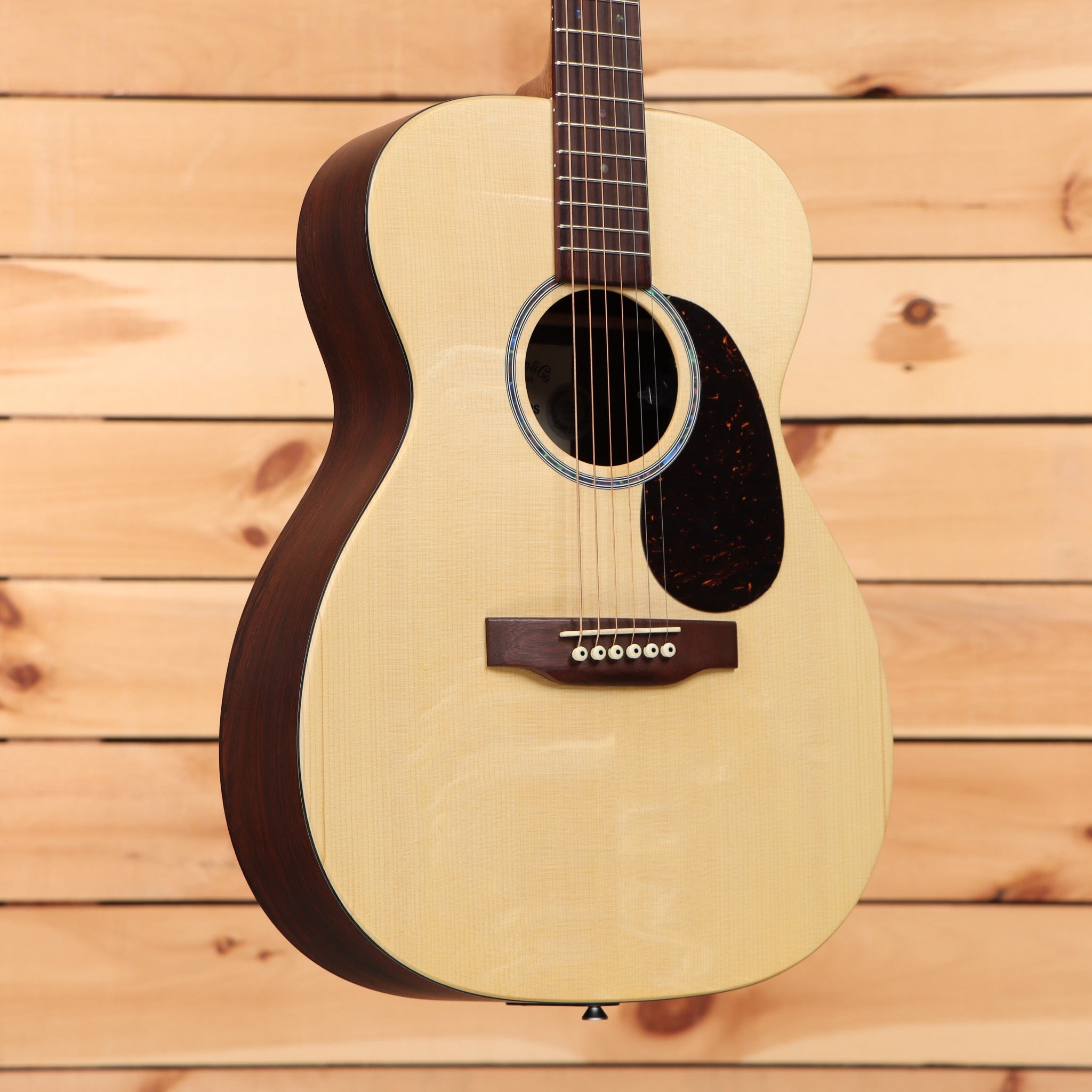 Martin 00X2E dreadnought acoustic guitar natural finish with rosewood back and sides