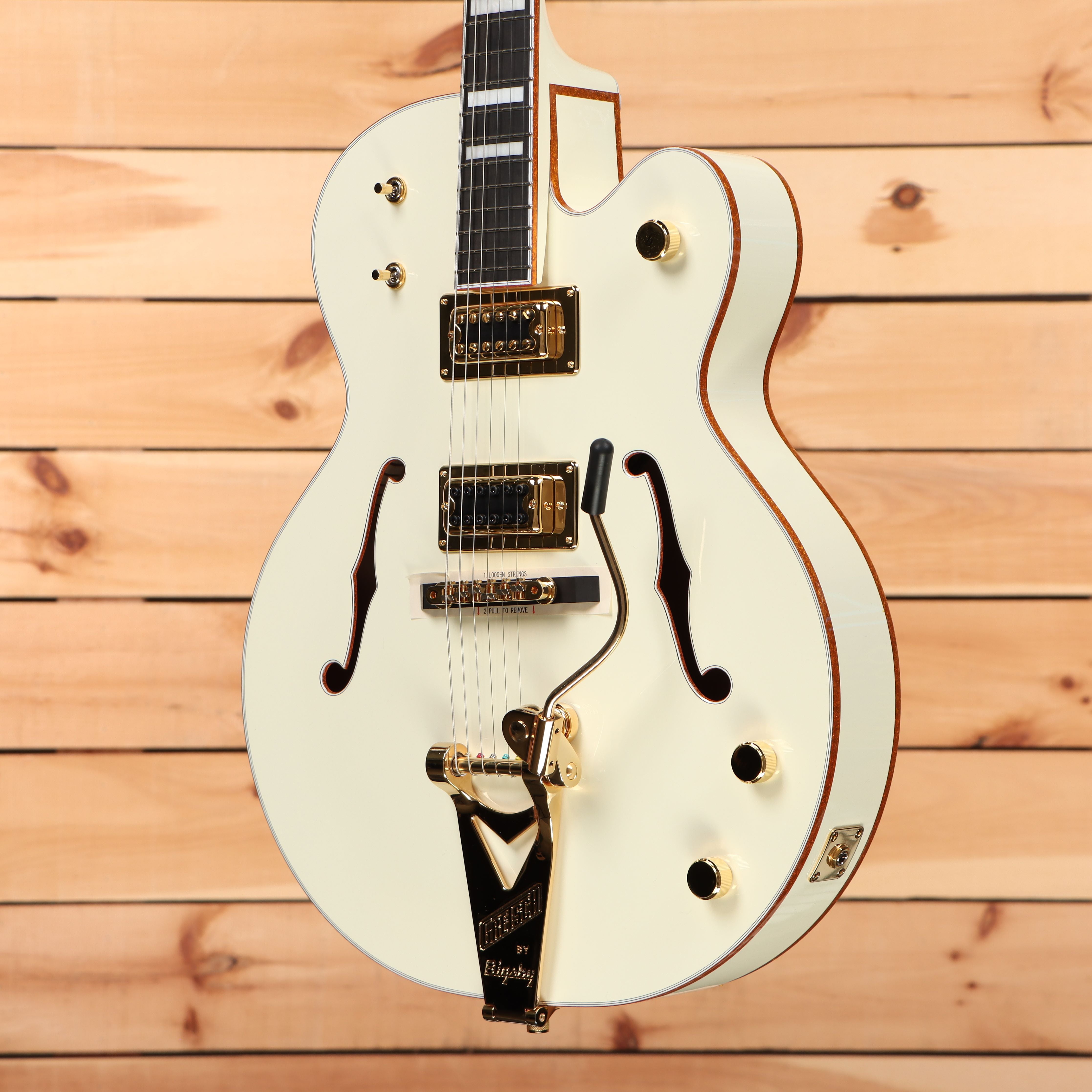 Gretsch Limited G8424T Billy Duffy Signature Falcon semi-hollow electric guitar Vintage White with Bigsby tremolo