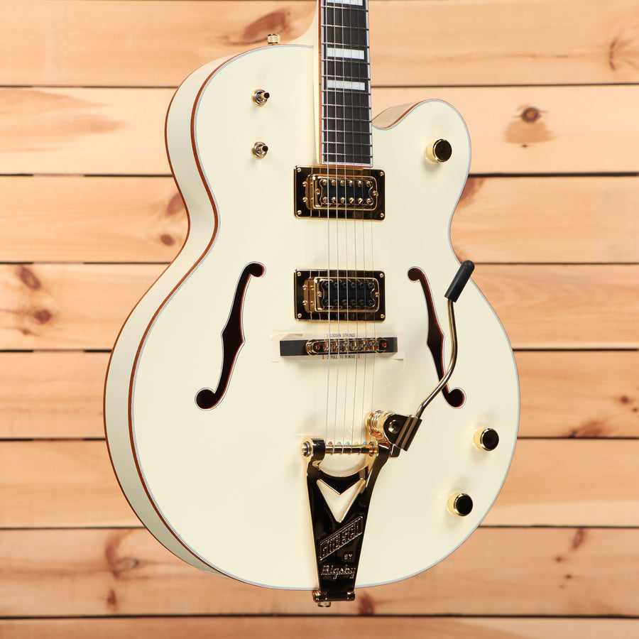 Gretsch Limited G8424T Billy Duffy Signature Falcon semi-hollow electric guitar Vintage White with Bigsby tremolo