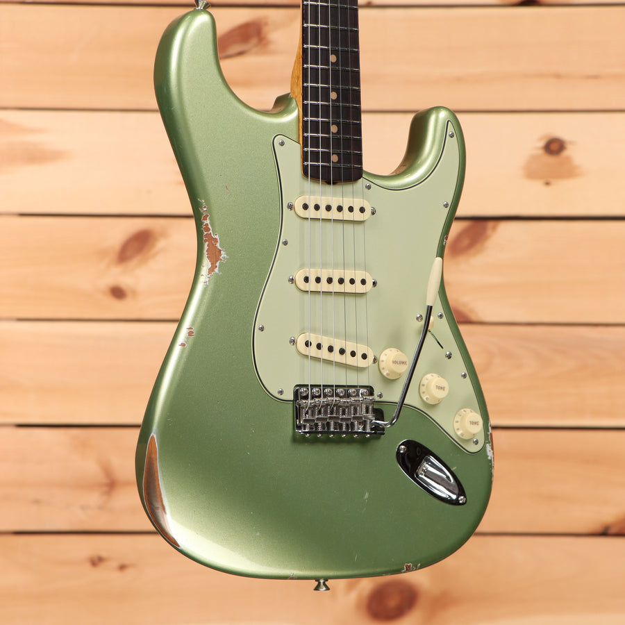 Fender Custom Shop Righteous Reissue Late 1962 Stratocaster relic electric guitar Sage Green Metallic with single-coil pickups